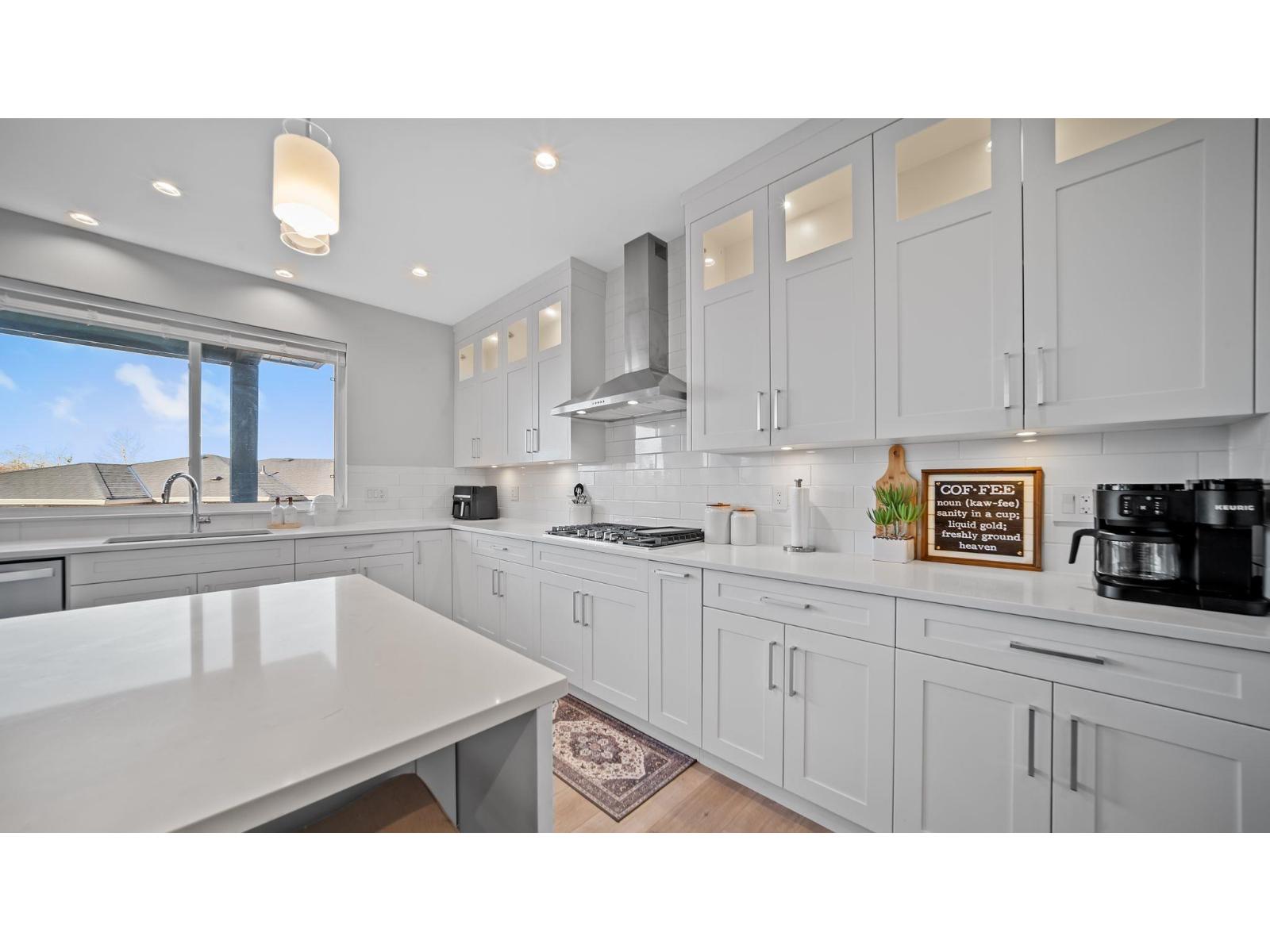14551 61 Avenue Property Photo 6