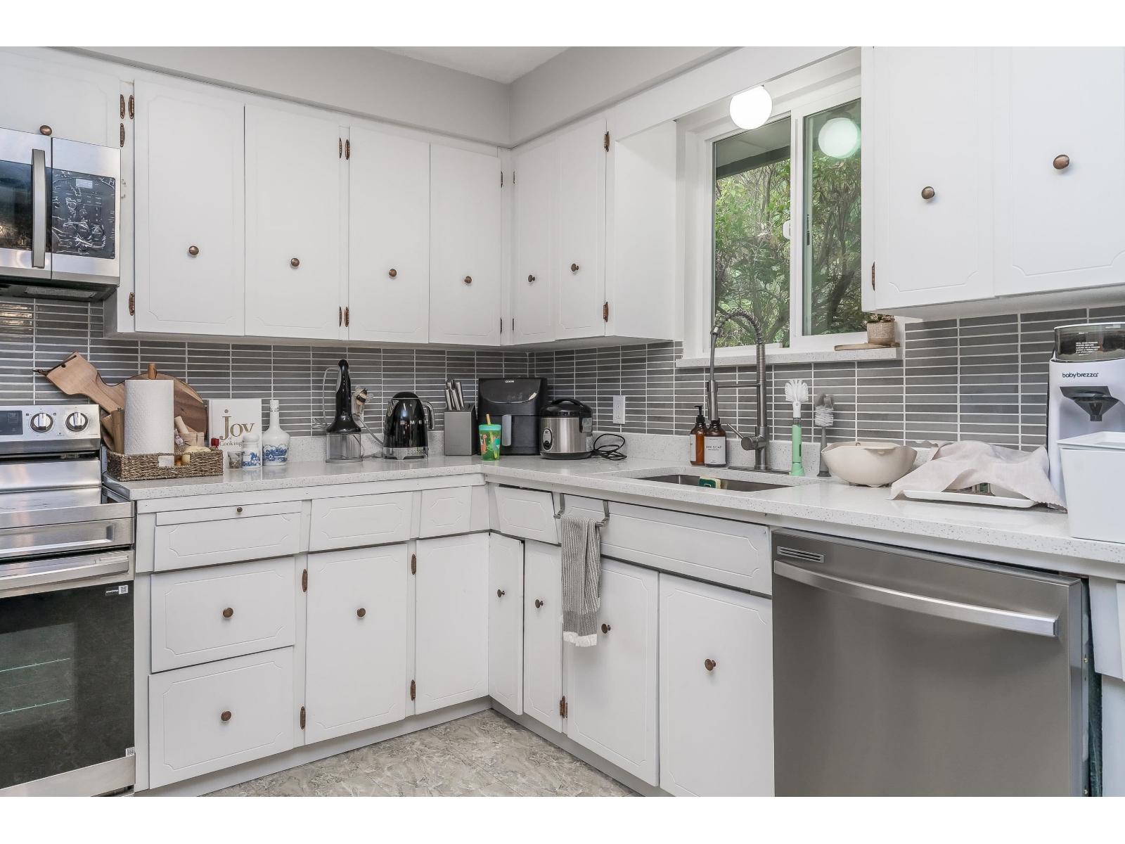 26978 28b Avenue Property Photo 17