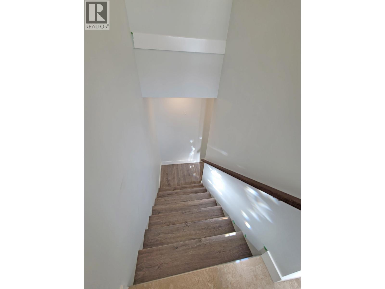 8420 88 Avenue Property Photo 4