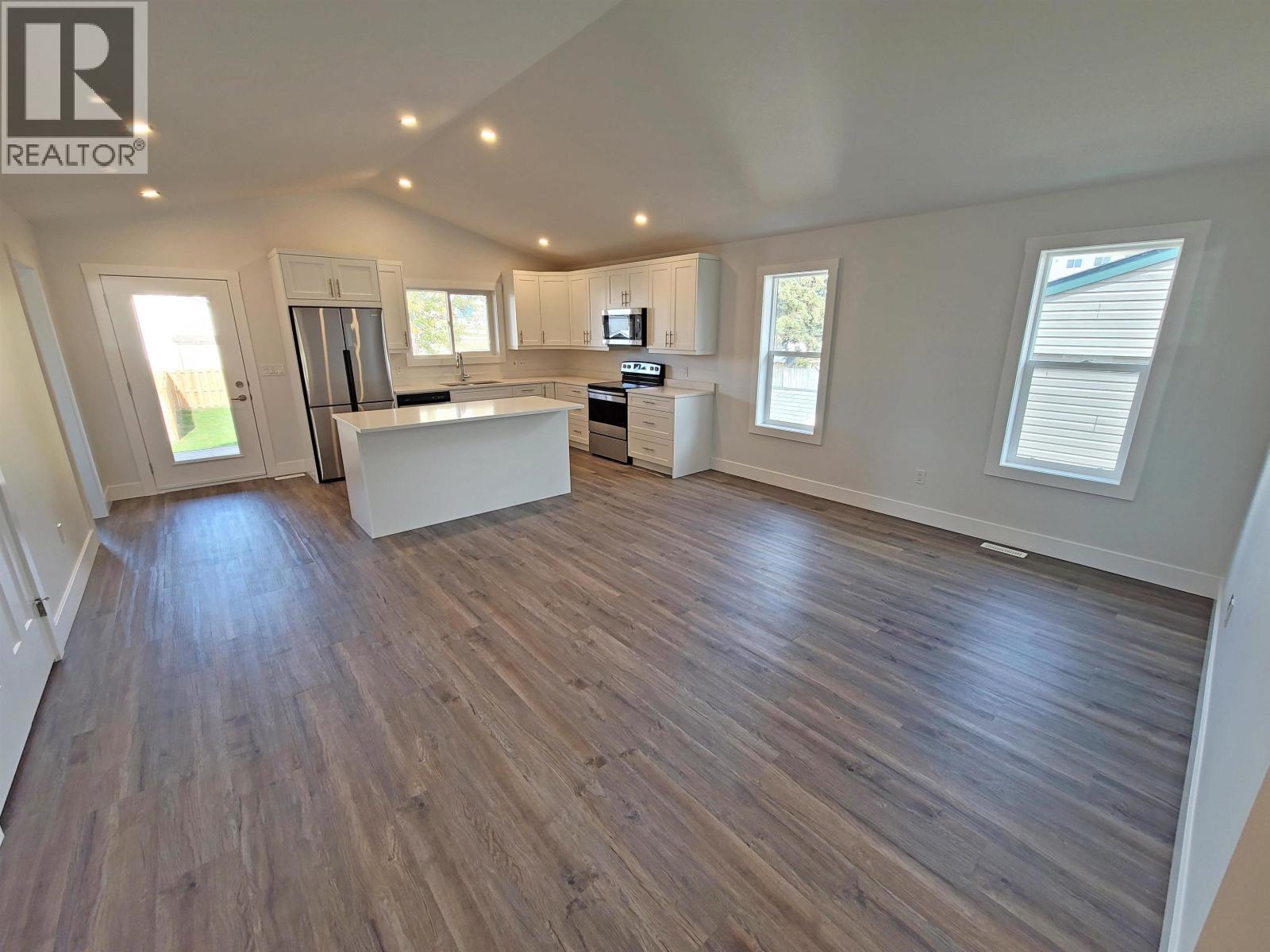 8420 88 Avenue Property Photo 5