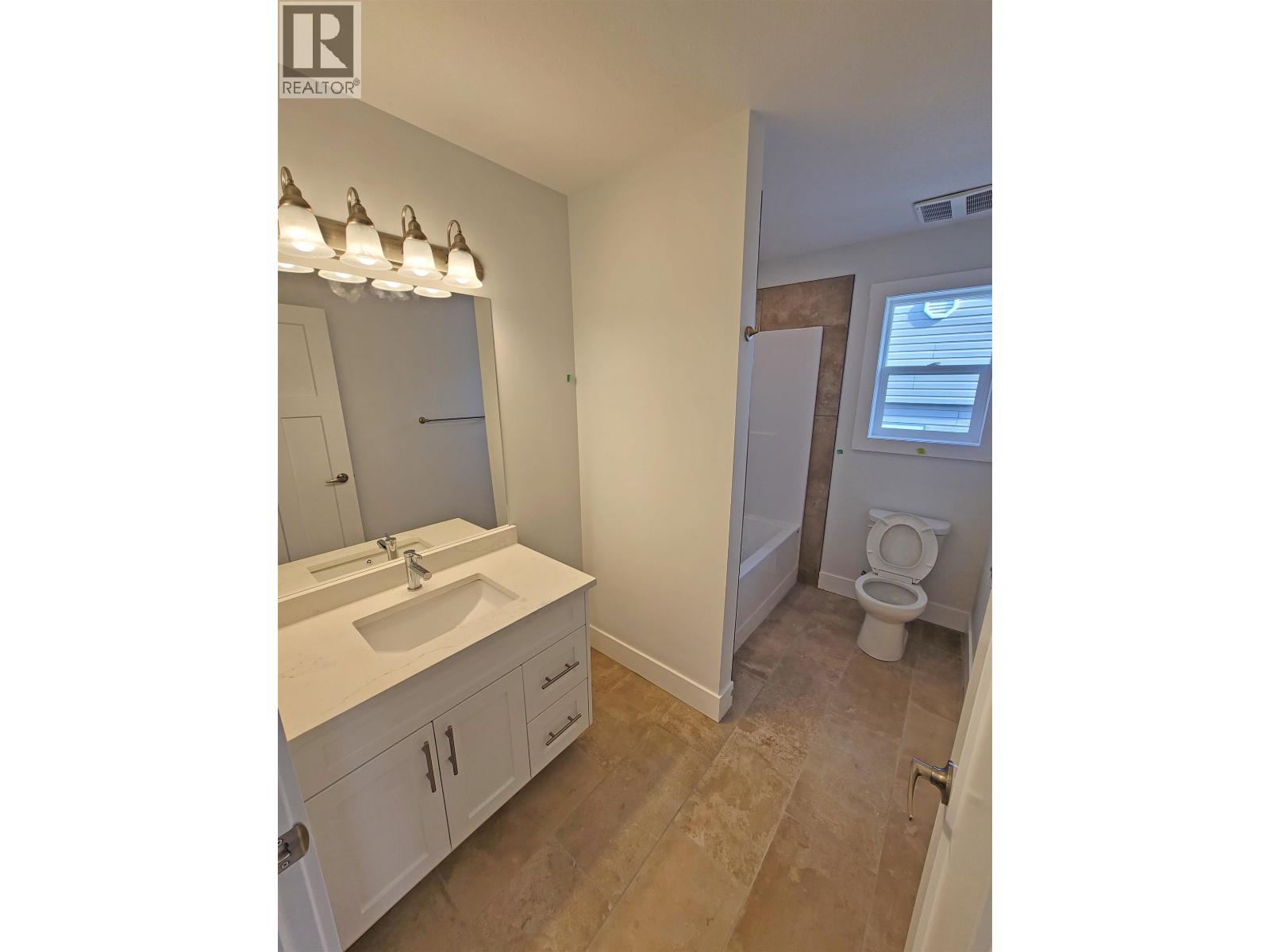 8420 88 Avenue Property Photo 8