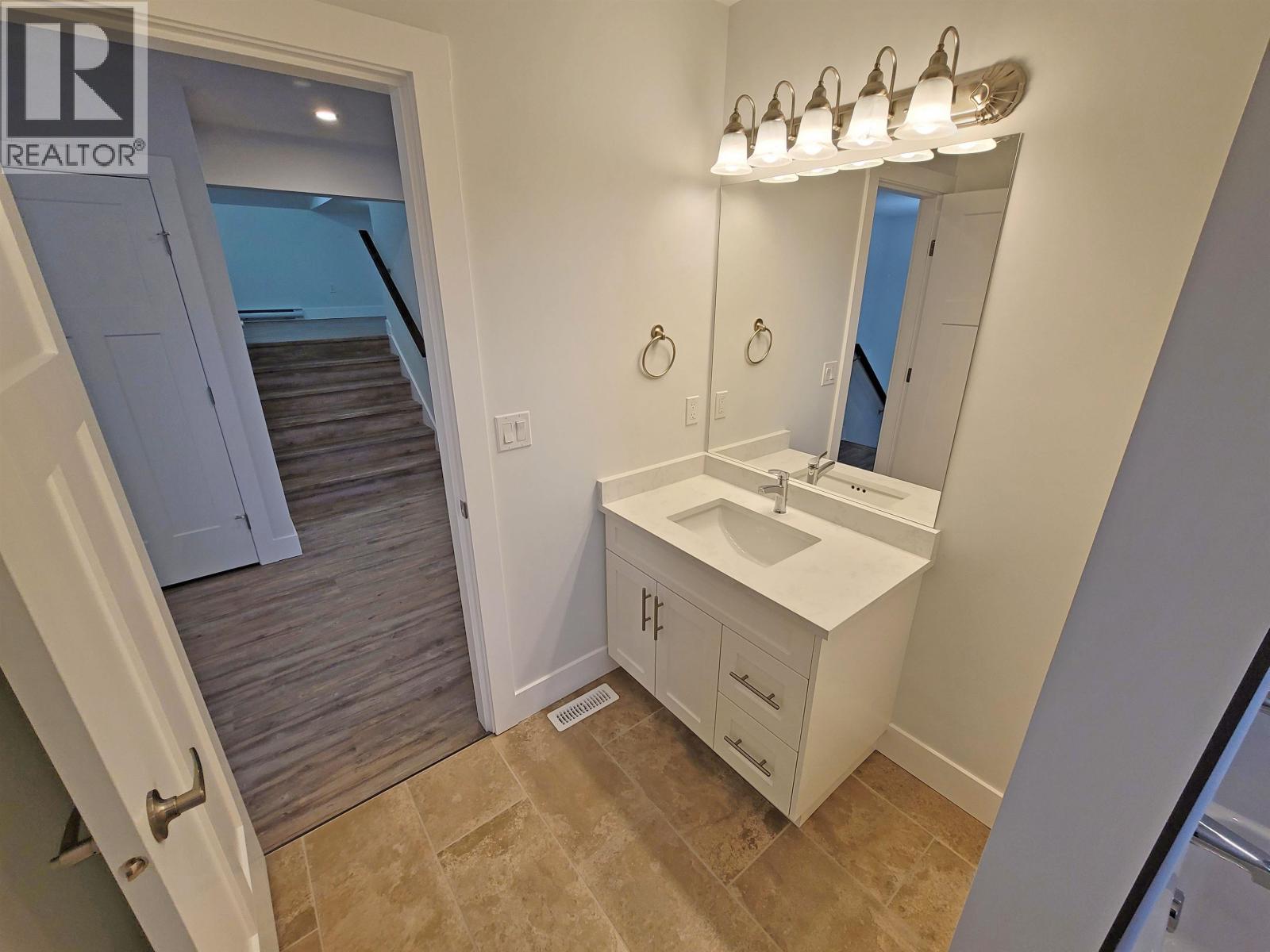 8420 88 Avenue Property Photo 9