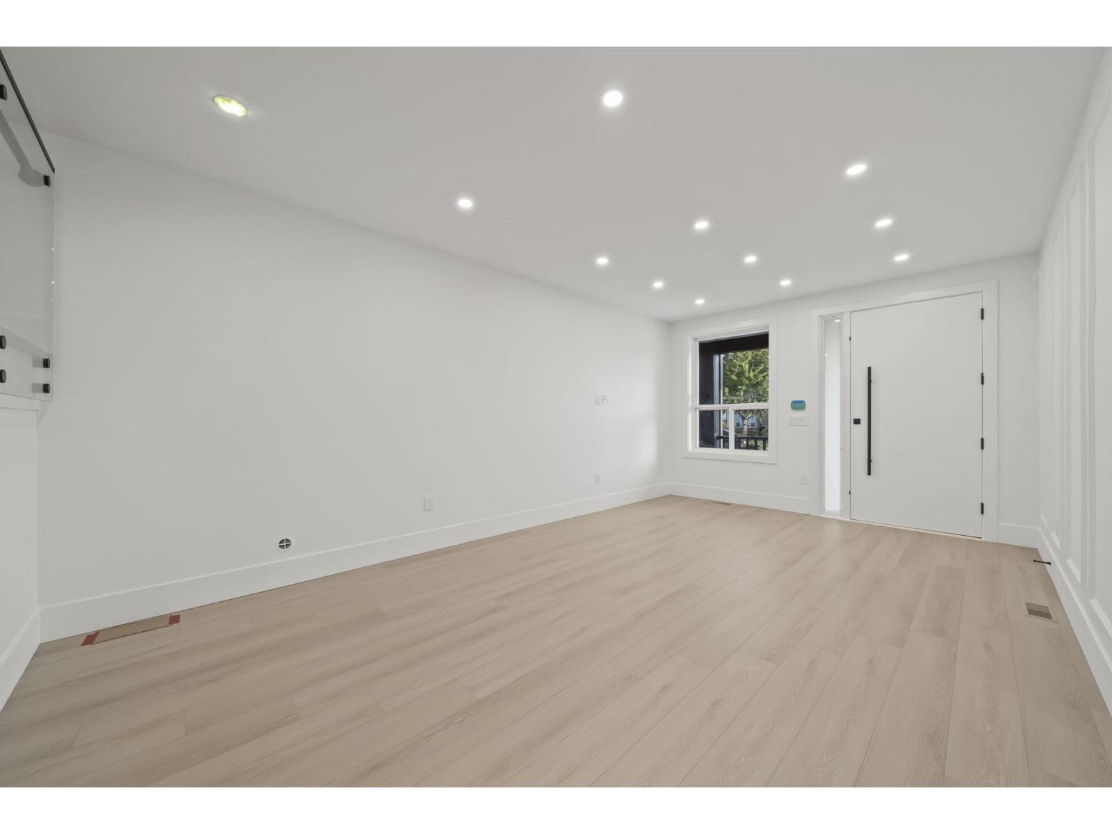 11361 88 Avenue Property Photo 5