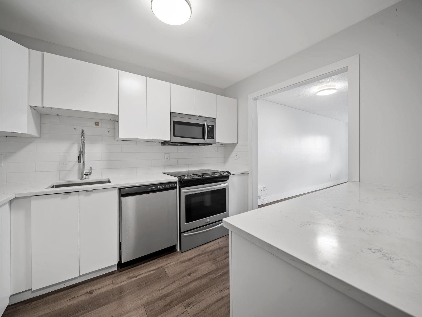 318 1561 Vidal Street Property Photo 2