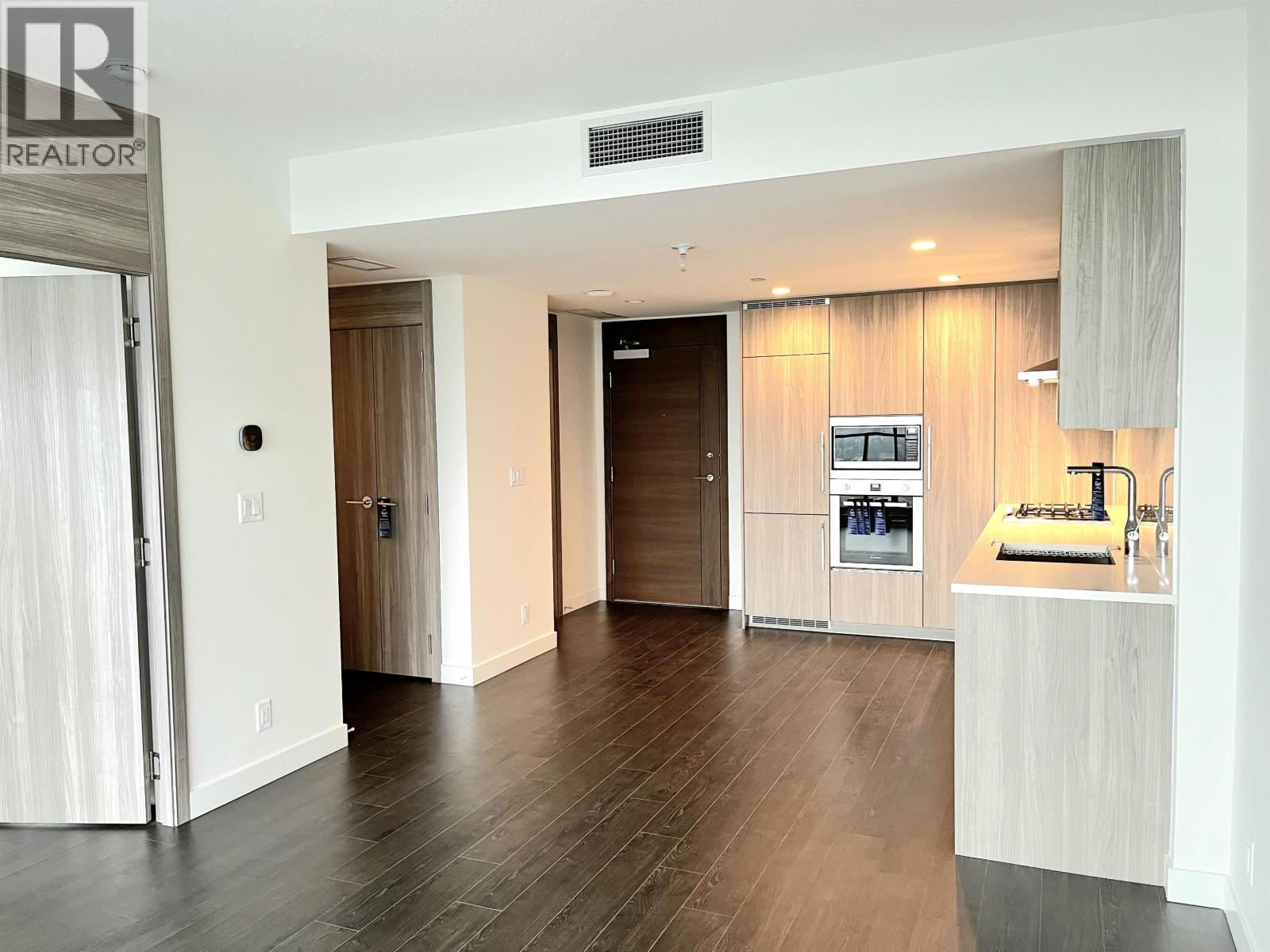 4308 4880 Lougheed Highway Property Photo 4