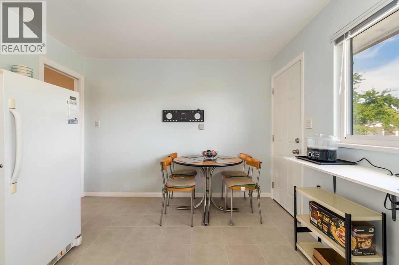 9551 Snowdon Avenue Property Photo 14