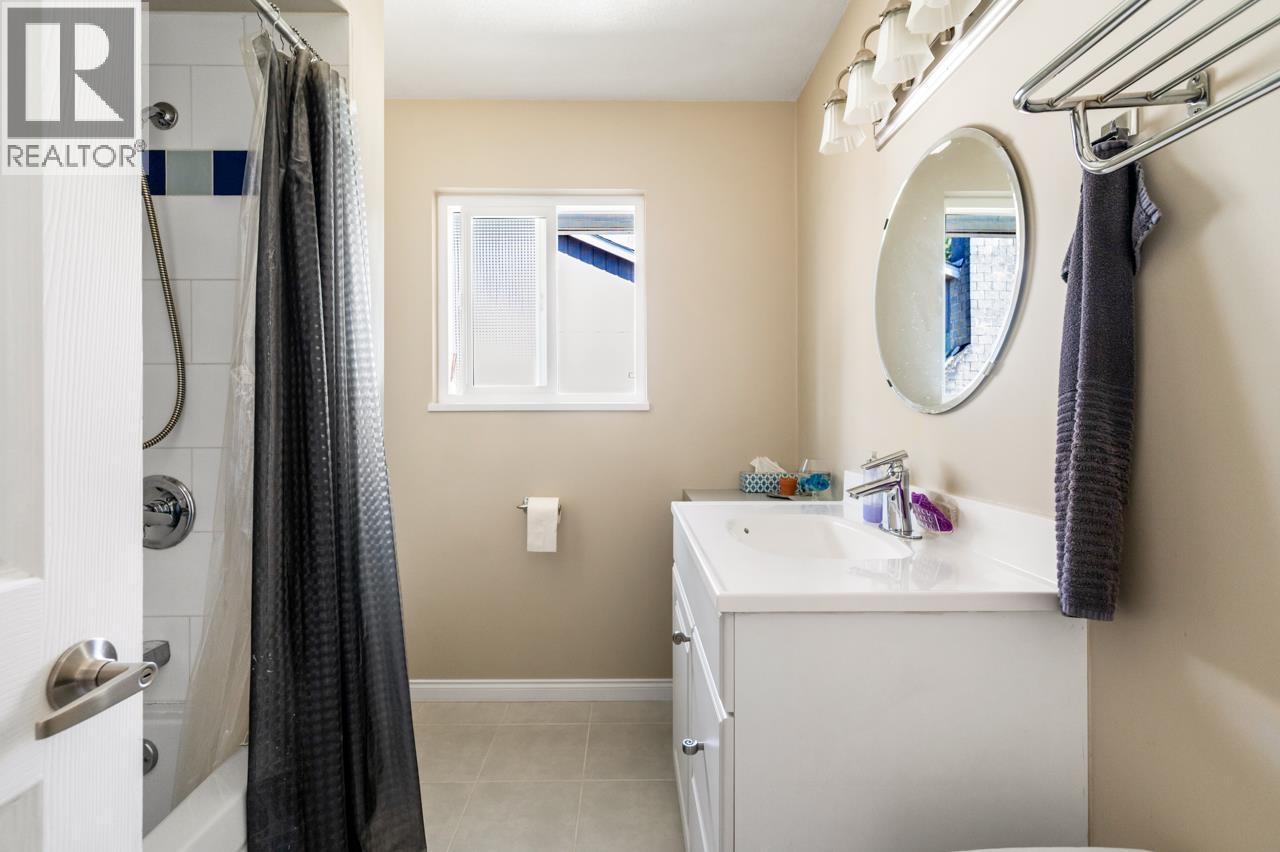 9551 Snowdon Avenue Property Photo 21