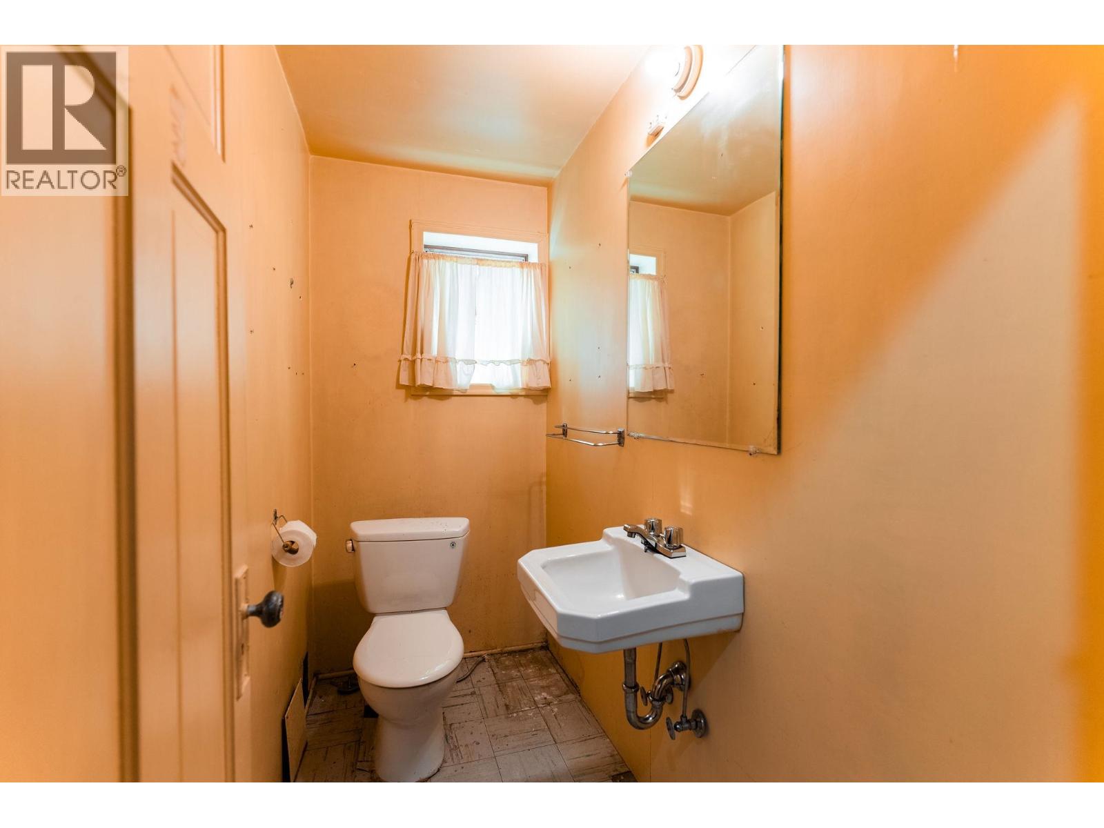 2878 W 14th Avenue Property Photo 25