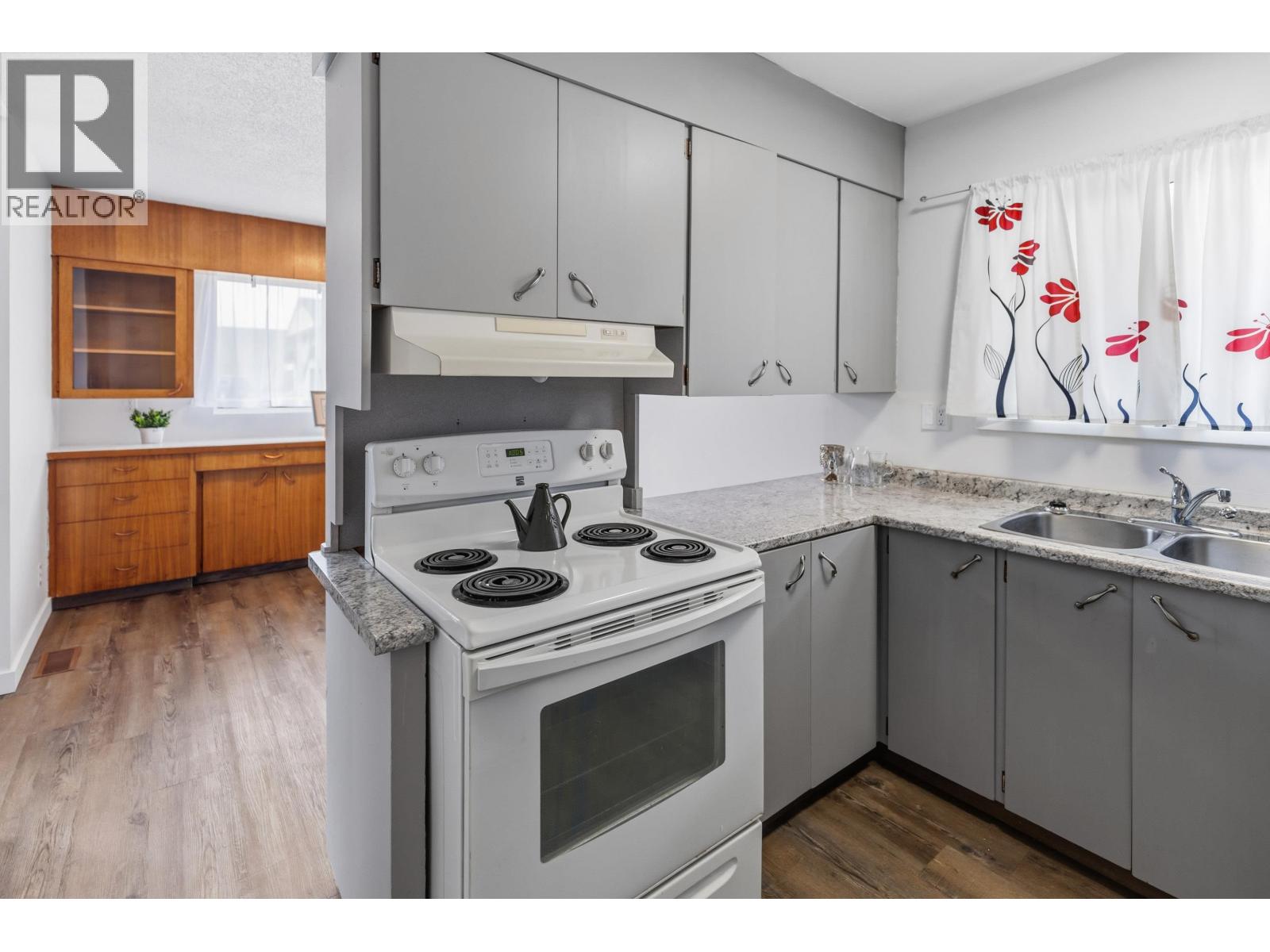 1662-1668 Johnson Street Property Photo 8