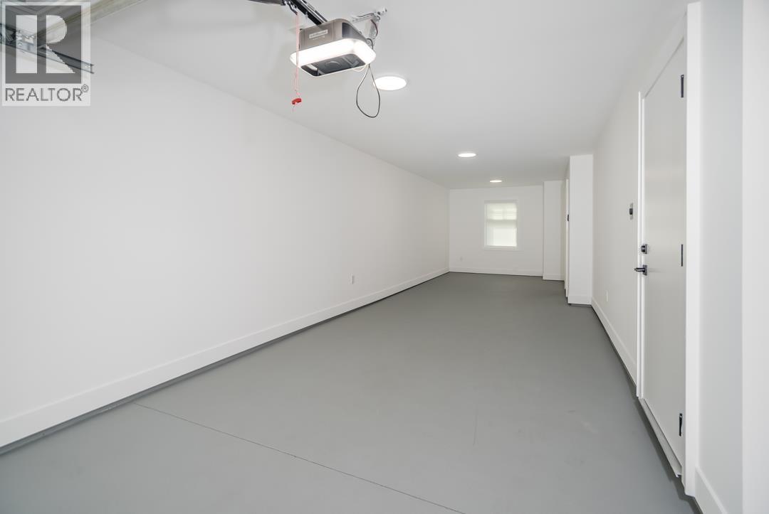 3 22811 Mclean Avenue Property Photo 21