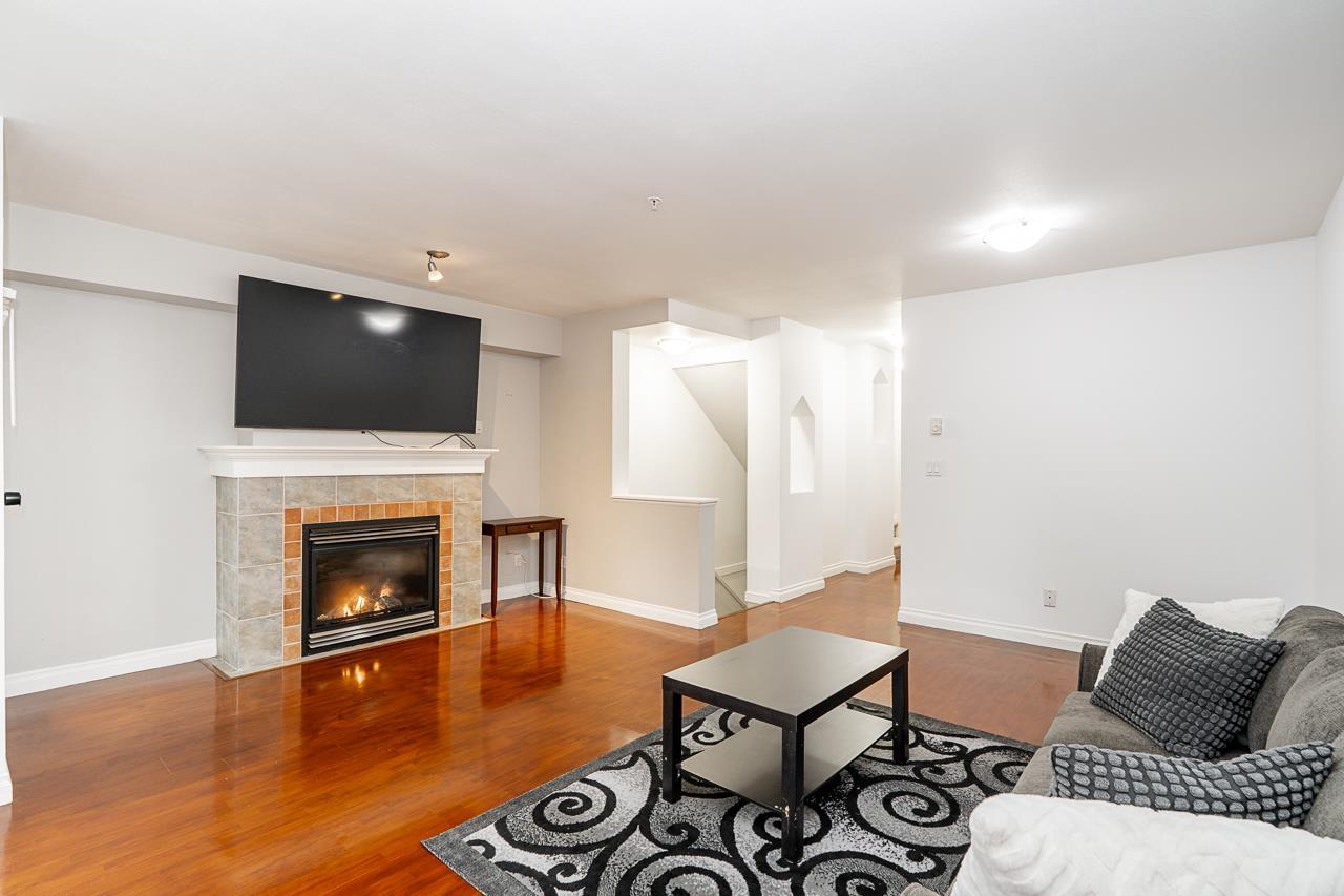 25 20875 88 Avenue Property Photo 4