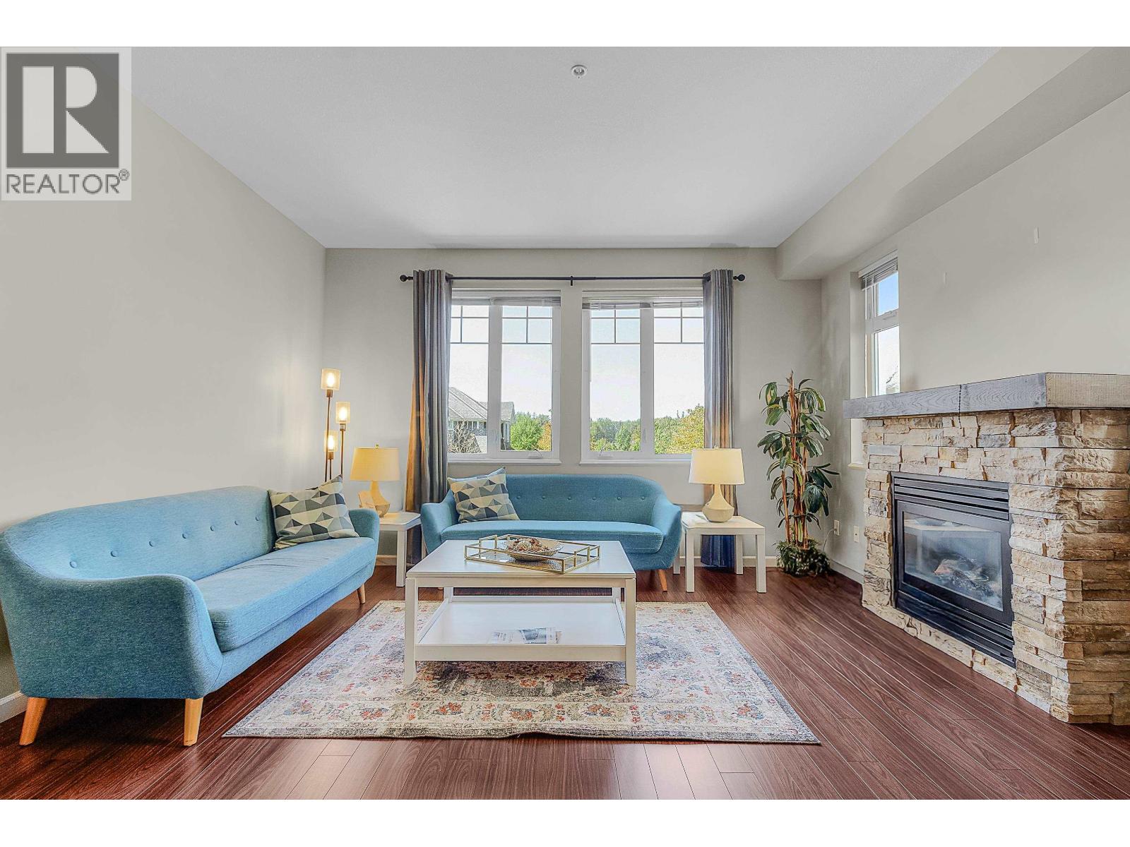 10122 241a Street Property Photo 2