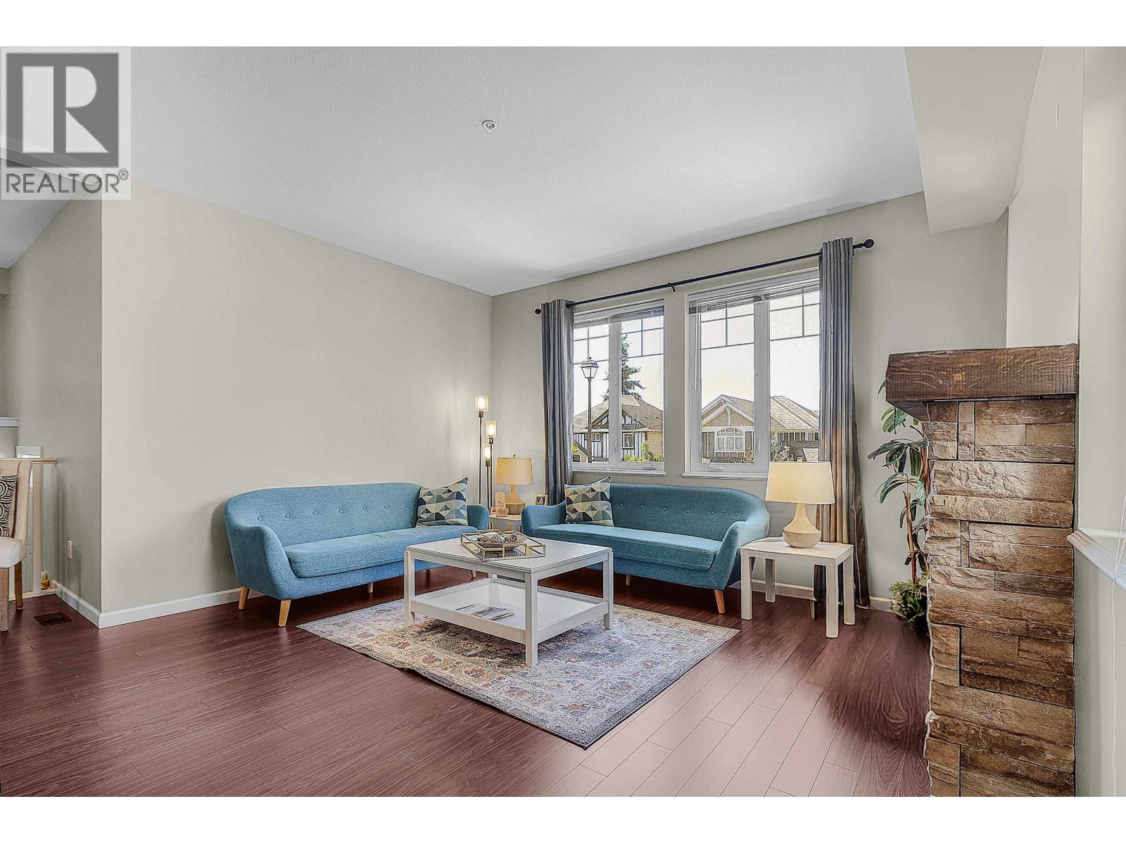 10122 241a Street Property Photo 3