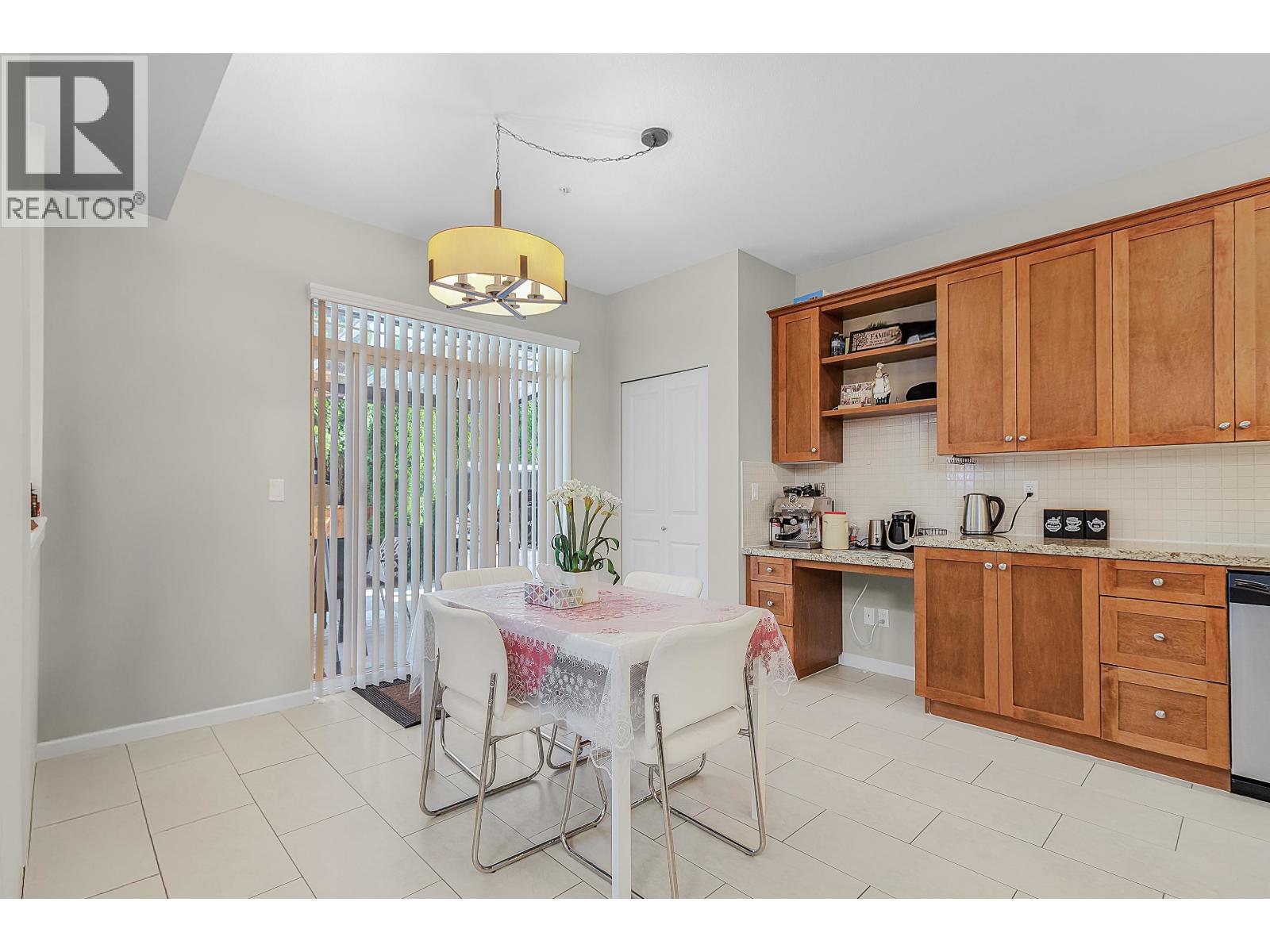 10122 241a Street Property Photo 6