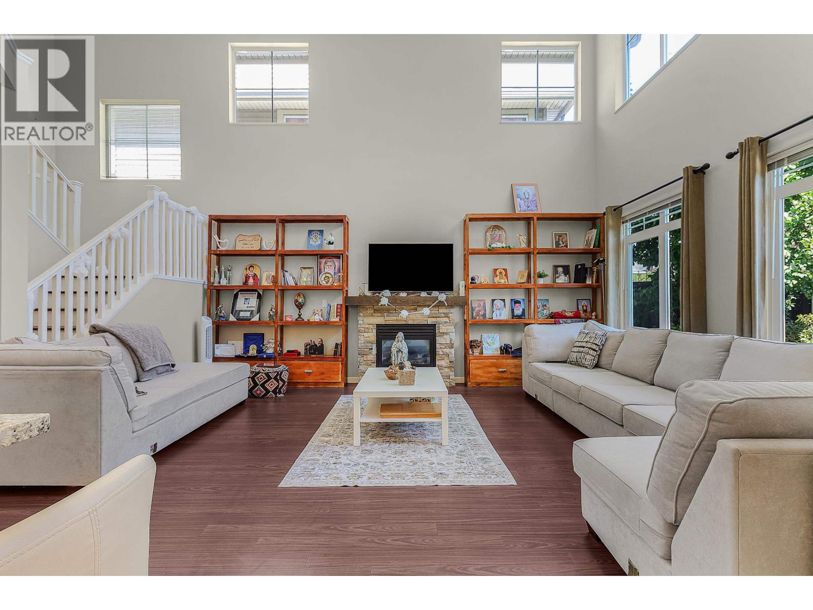 10122 241a Street Property Photo 8