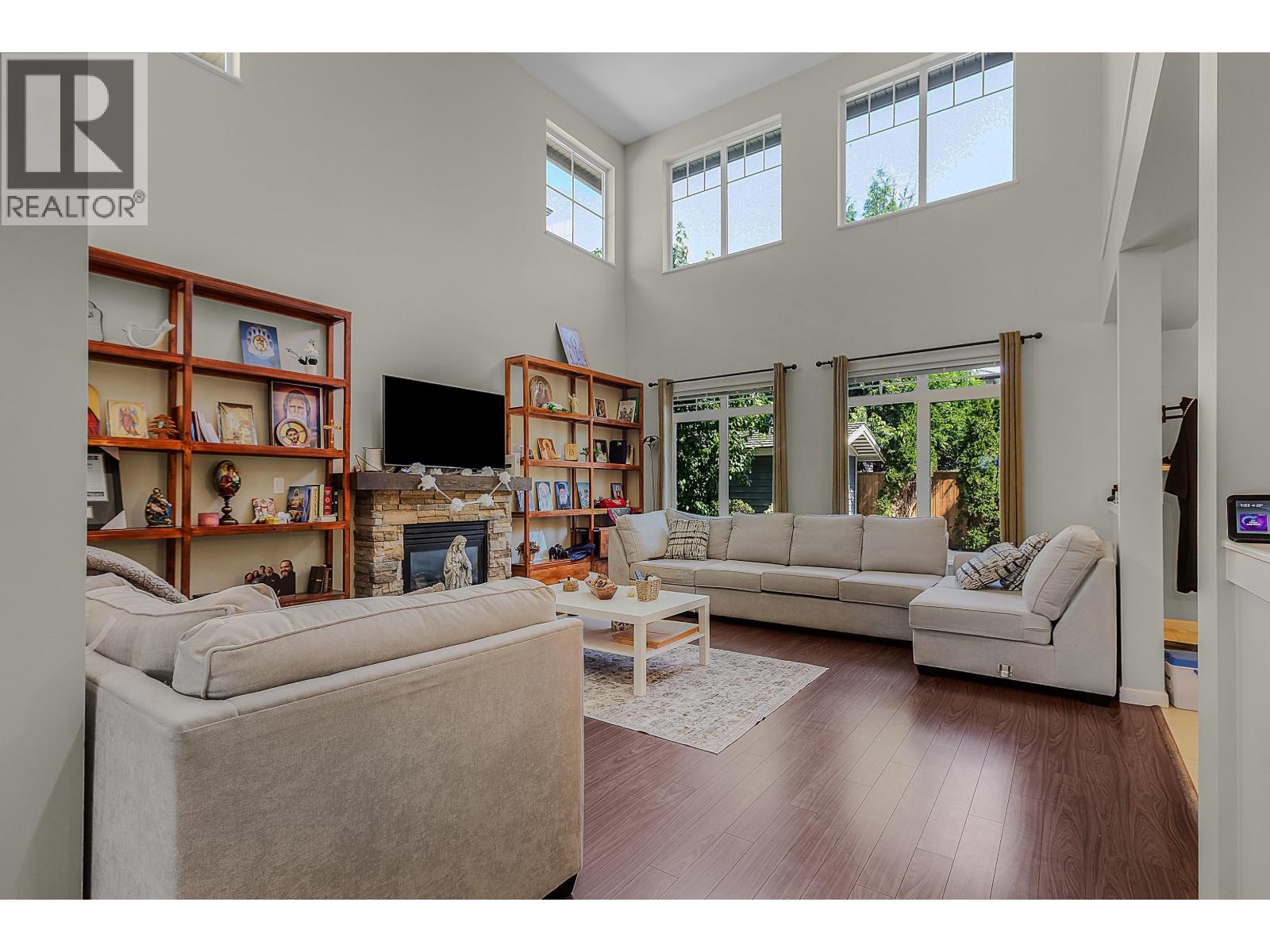 10122 241a Street Property Photo 9