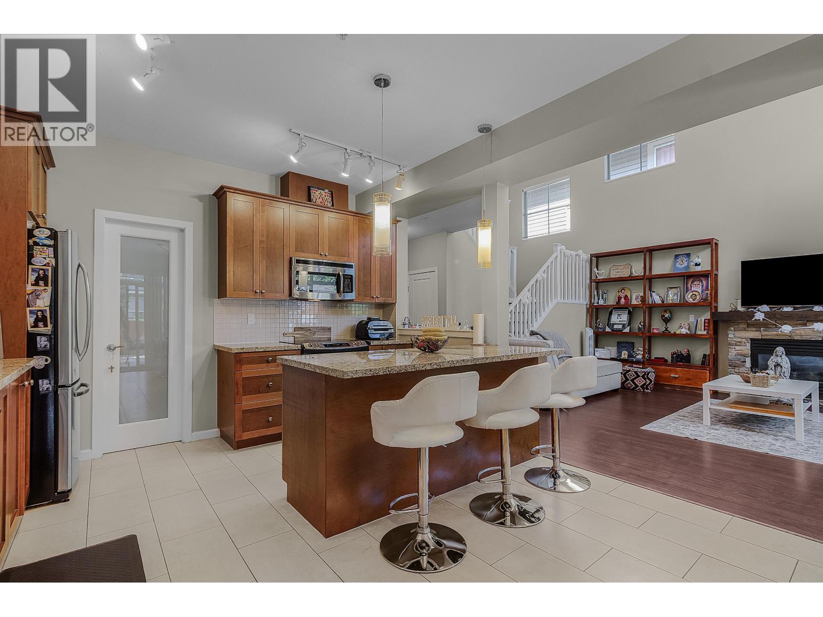 10122 241a Street Property Photo 12