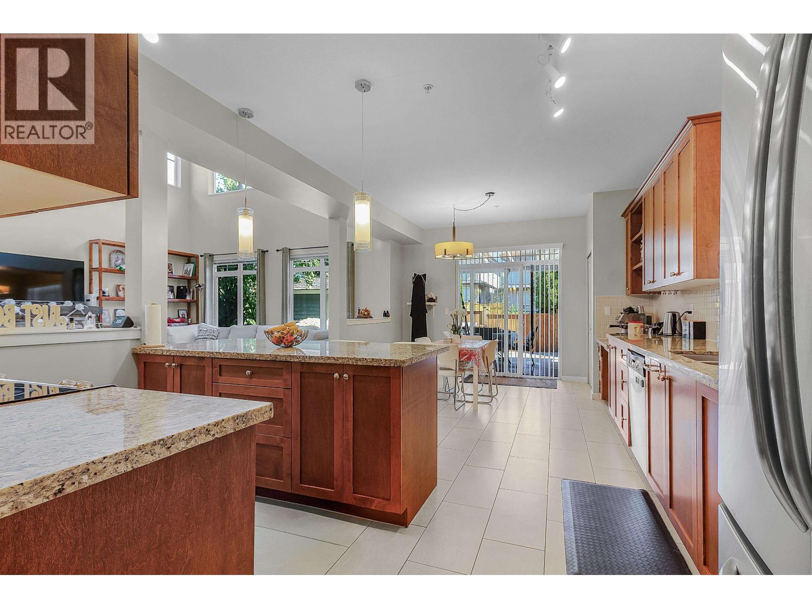 10122 241a Street Property Photo 14