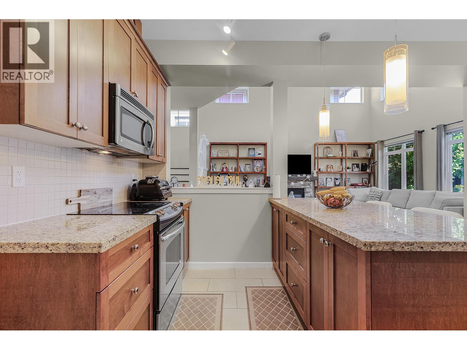 10122 241a Street Property Photo 15