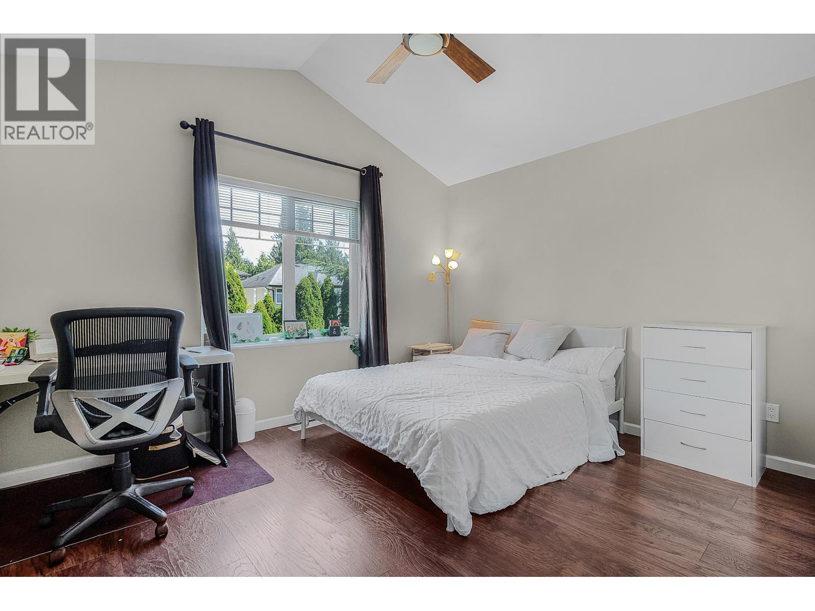 10122 241a Street Property Photo 20