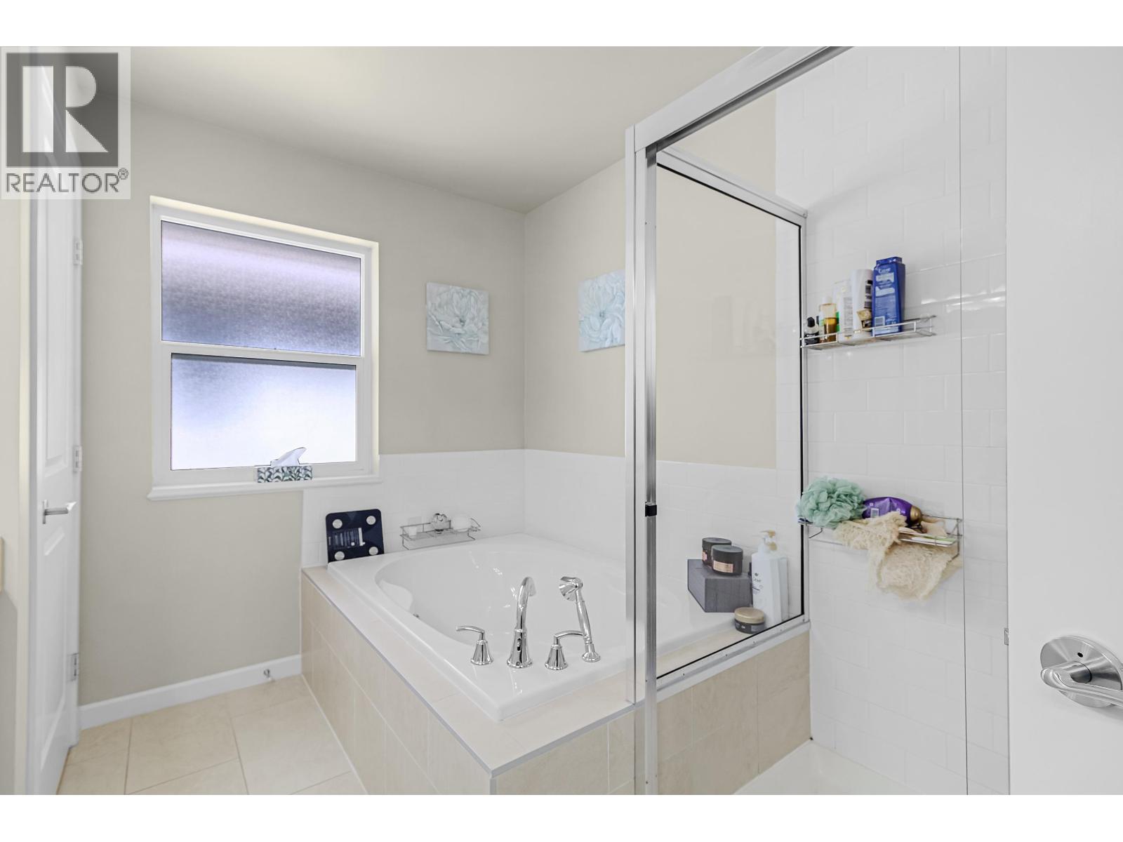 10122 241a Street Property Photo 31