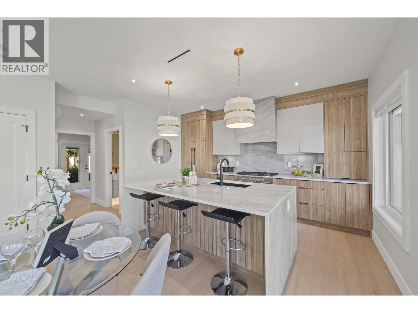 1 10931 Southport Road Property Photo 11
