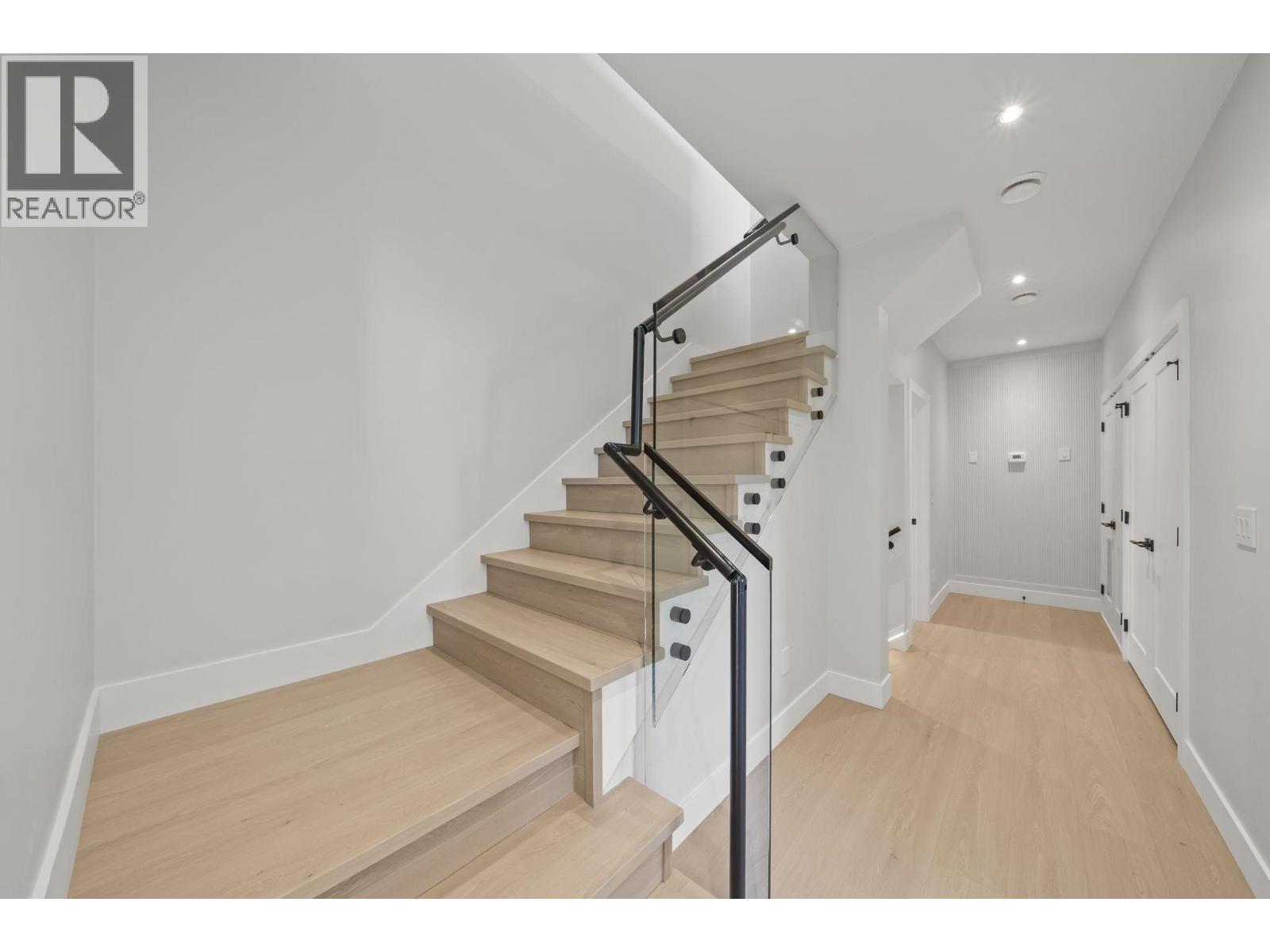 1 10931 Southport Road Property Photo 20