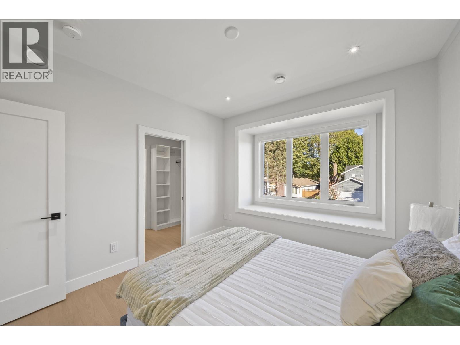 1 10931 Southport Road Property Photo 22
