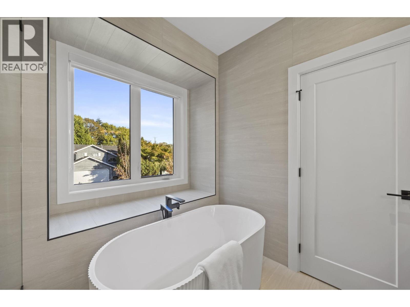 1 10931 Southport Road Property Photo 26
