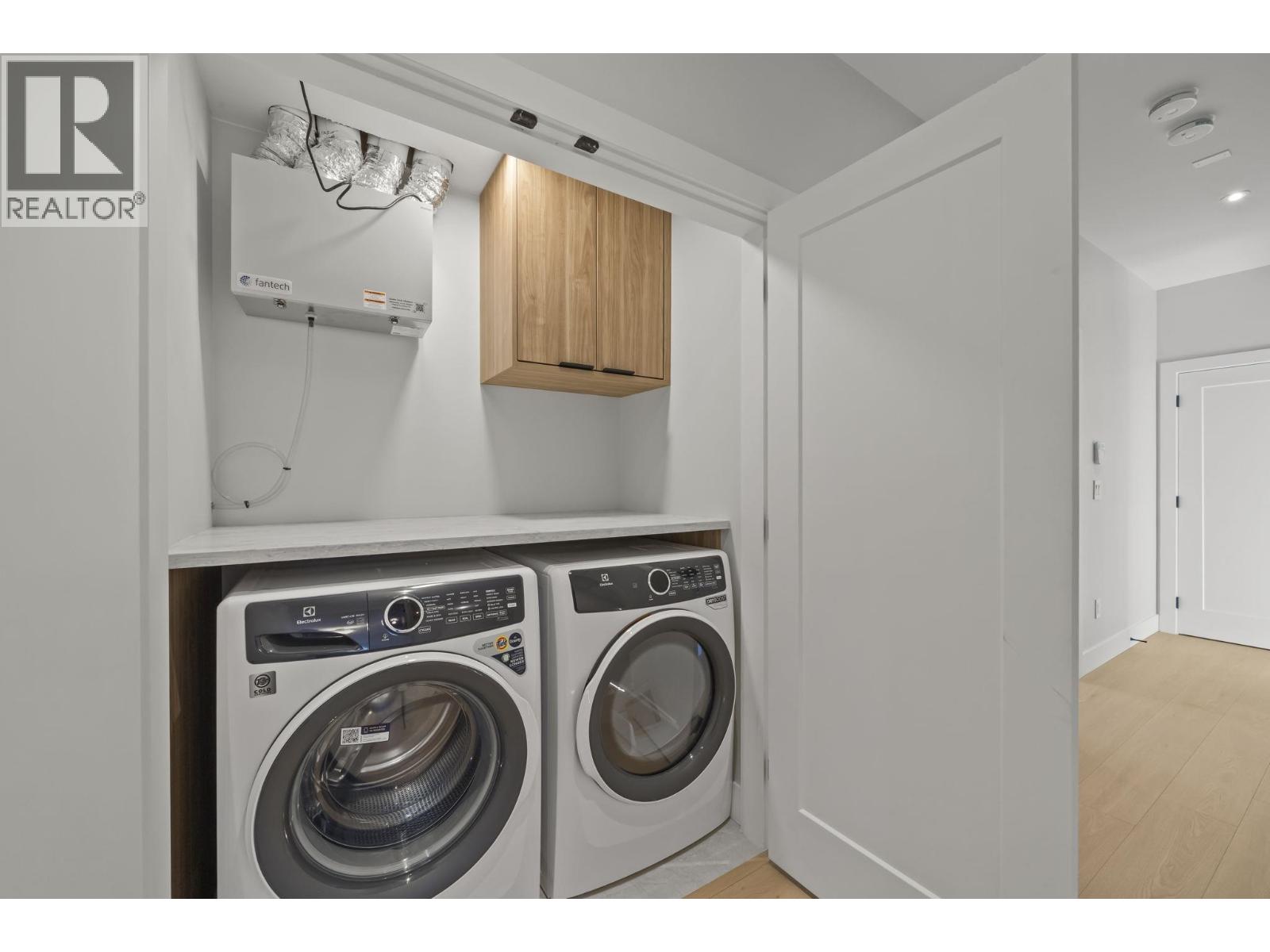 1 10931 Southport Road Property Photo 27
