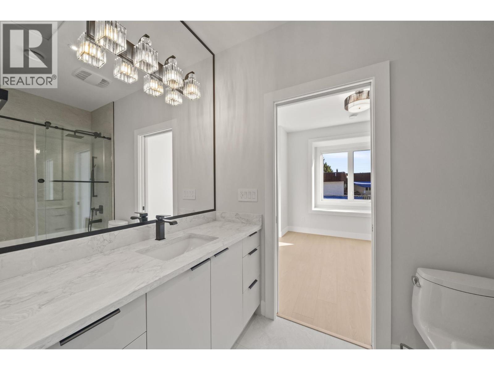 1 10931 Southport Road Property Photo 29