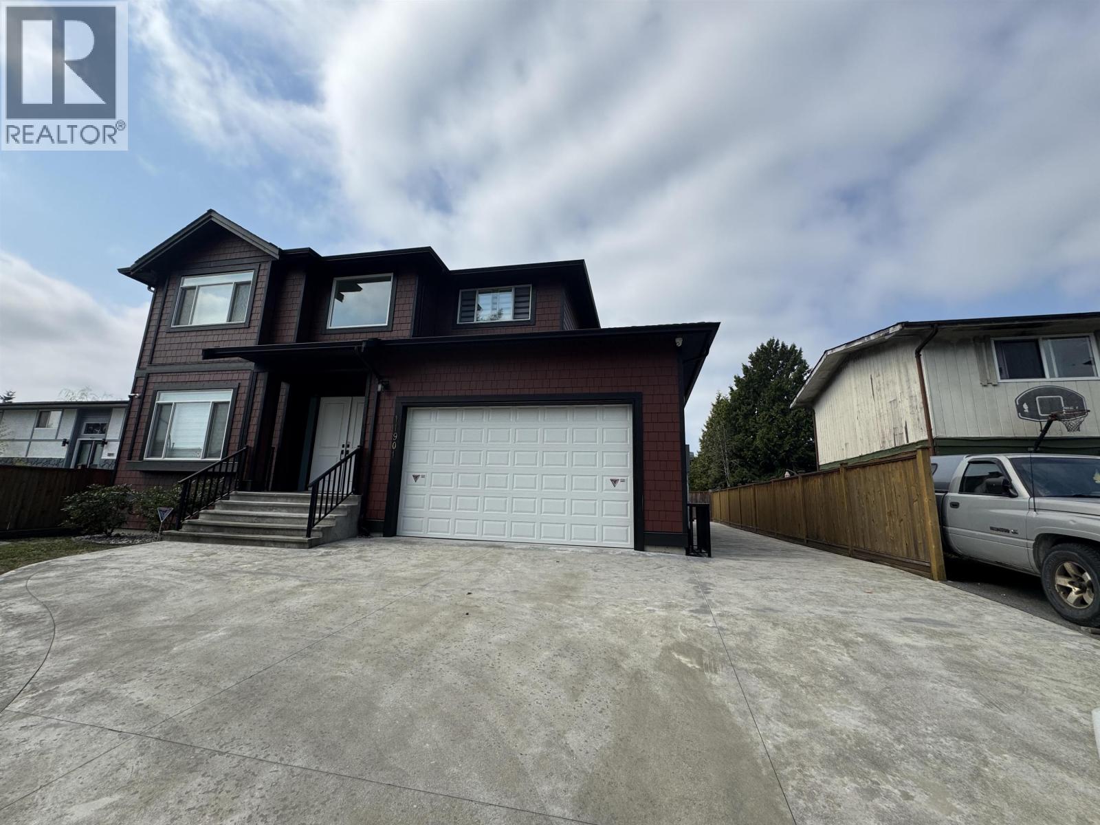 Coach House 11901 Gee St Property Photo 16