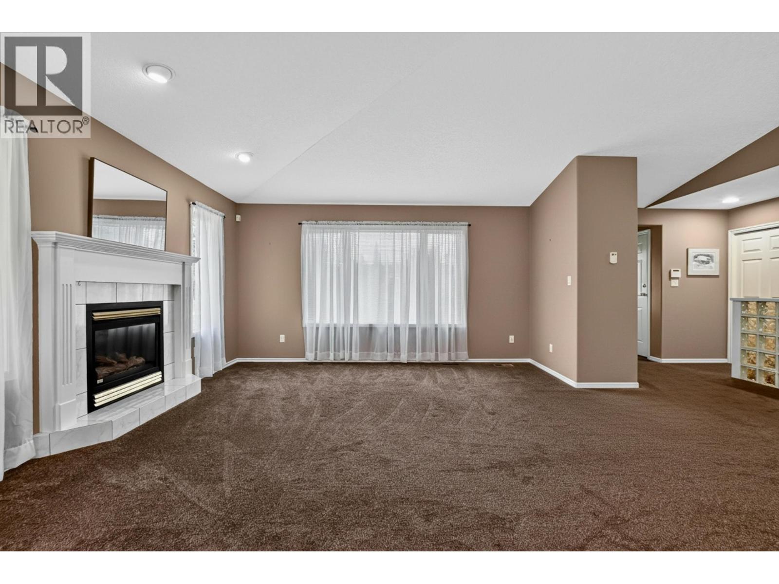 9288 Summerset Place Property Photo 7