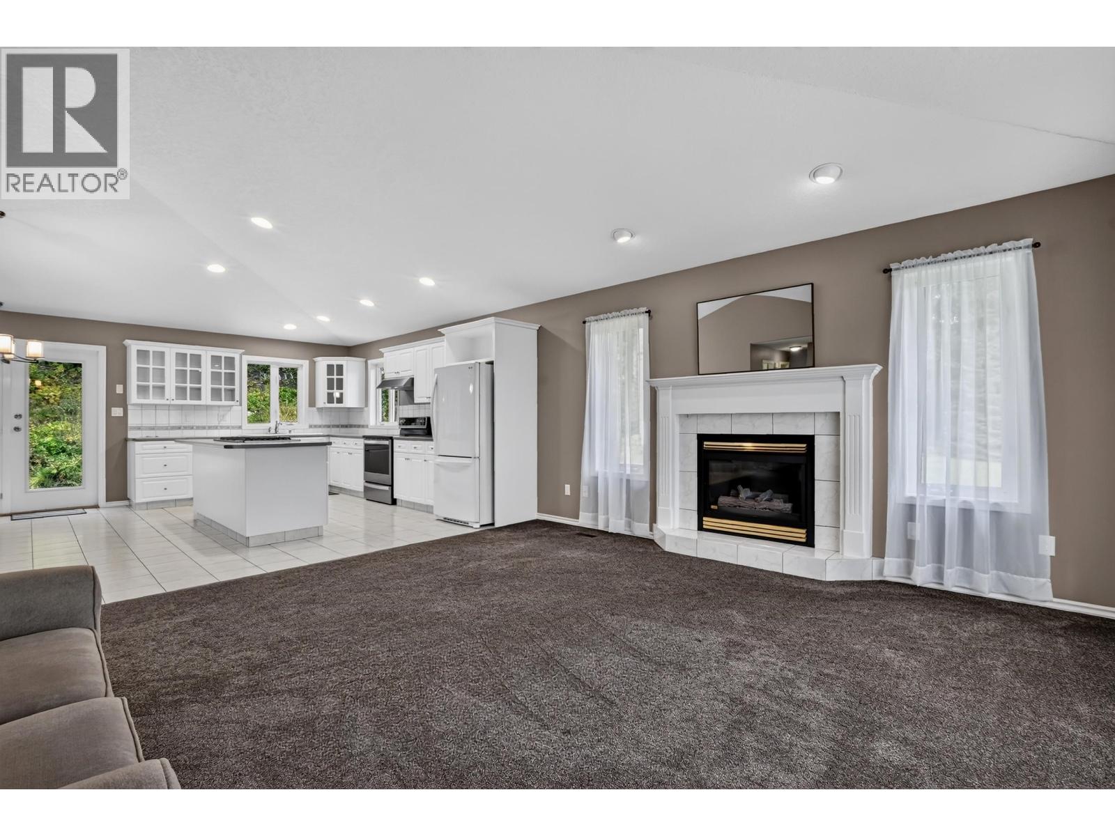 9288 Summerset Place Property Photo 8
