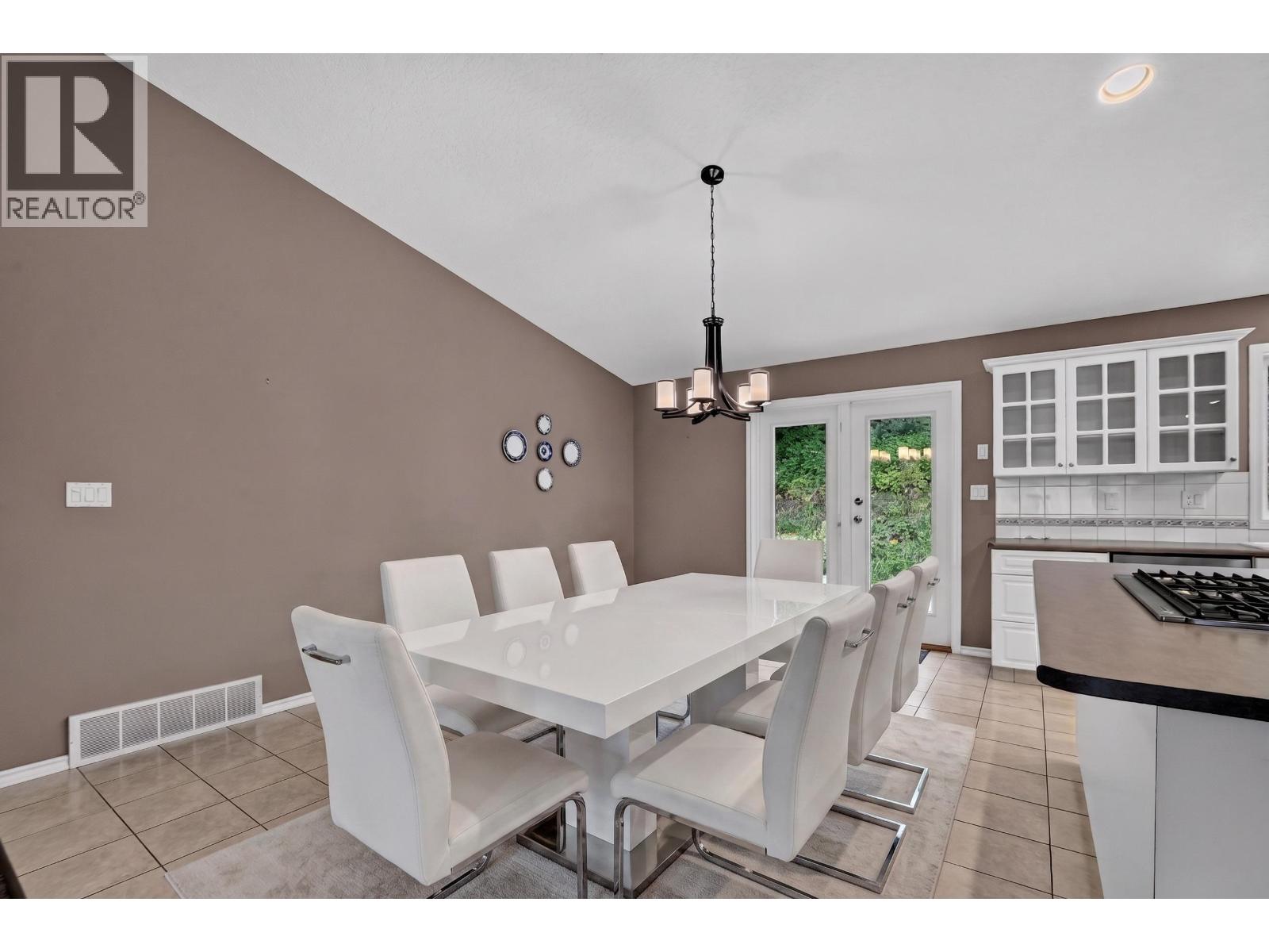 9288 Summerset Place Property Photo 13