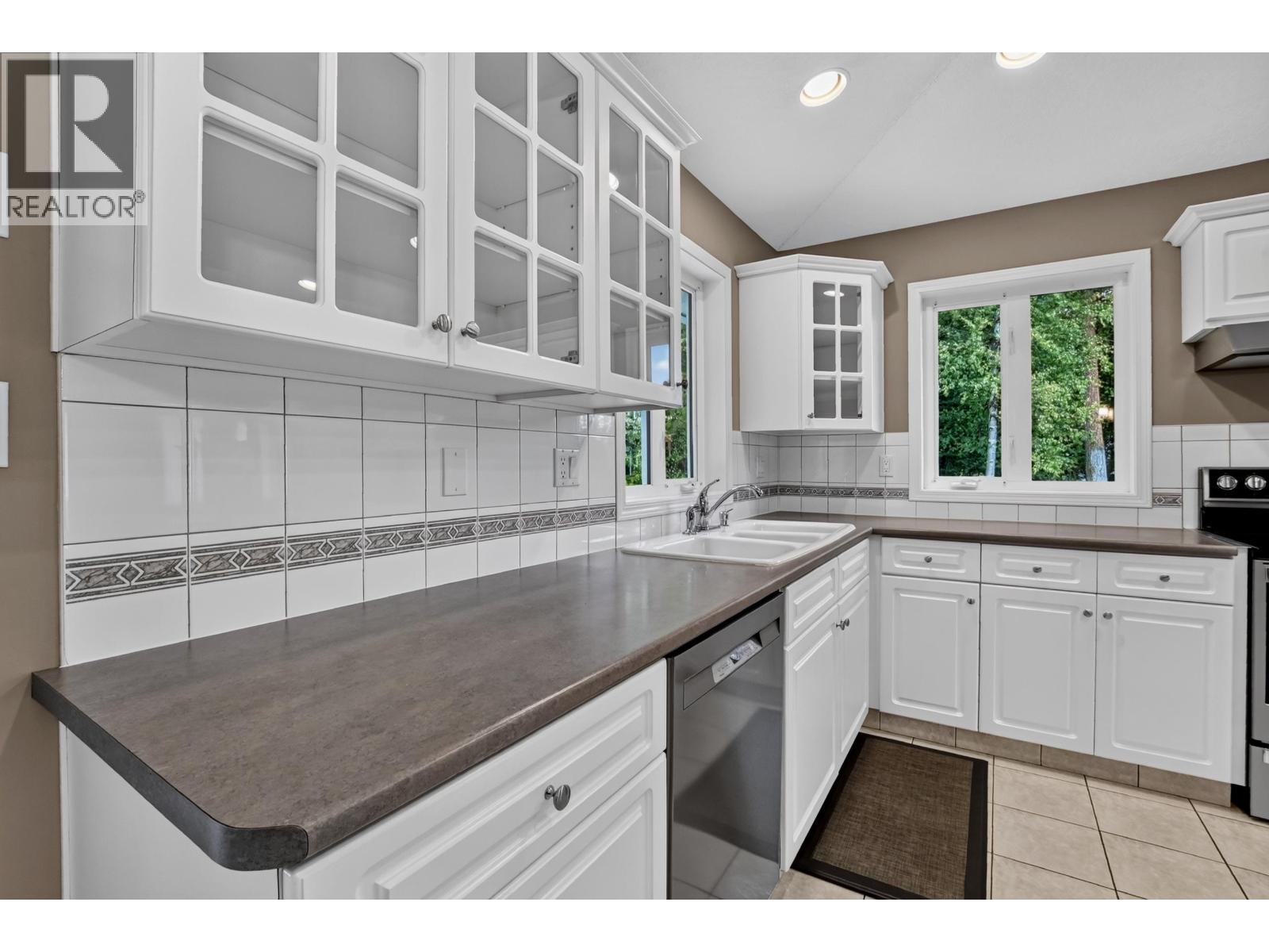 9288 Summerset Place Property Photo 16