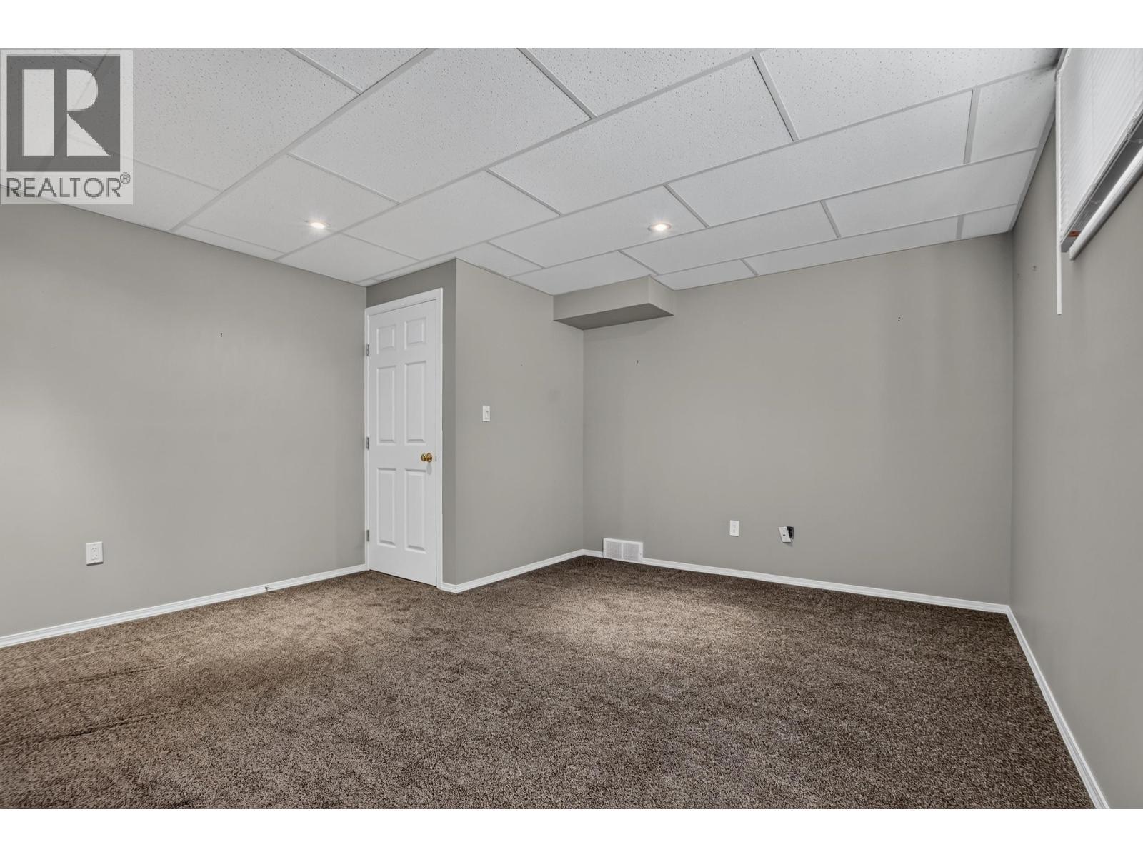 9288 Summerset Place Property Photo 28