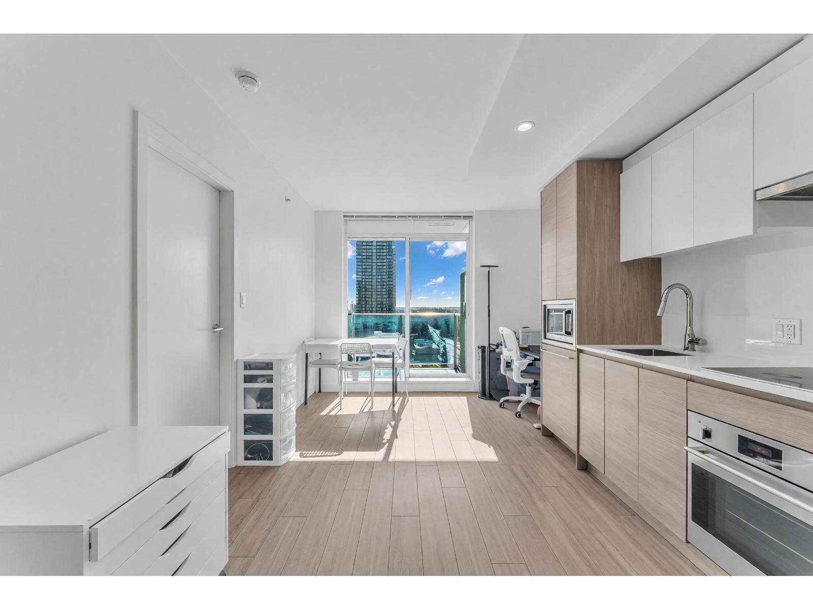 1401 13615 Fraser Highway Property Photo 8