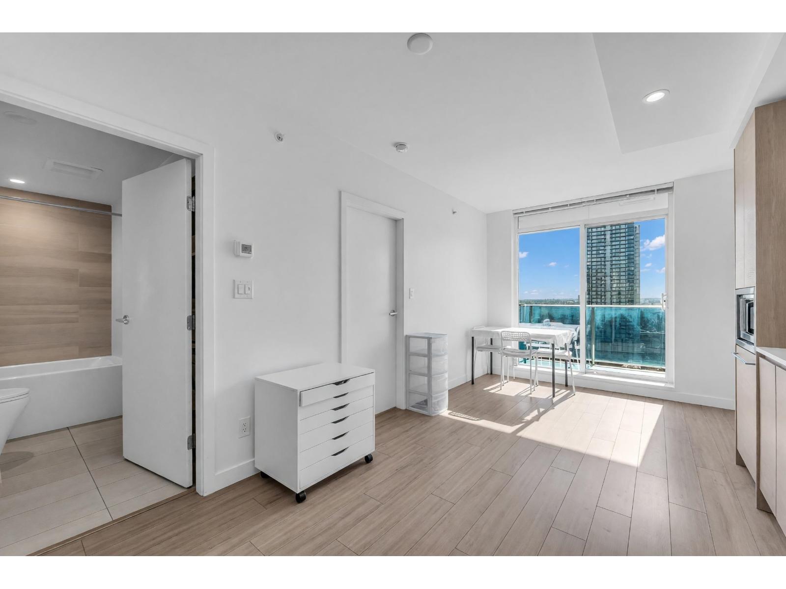 1401 13615 Fraser Highway Property Photo 10
