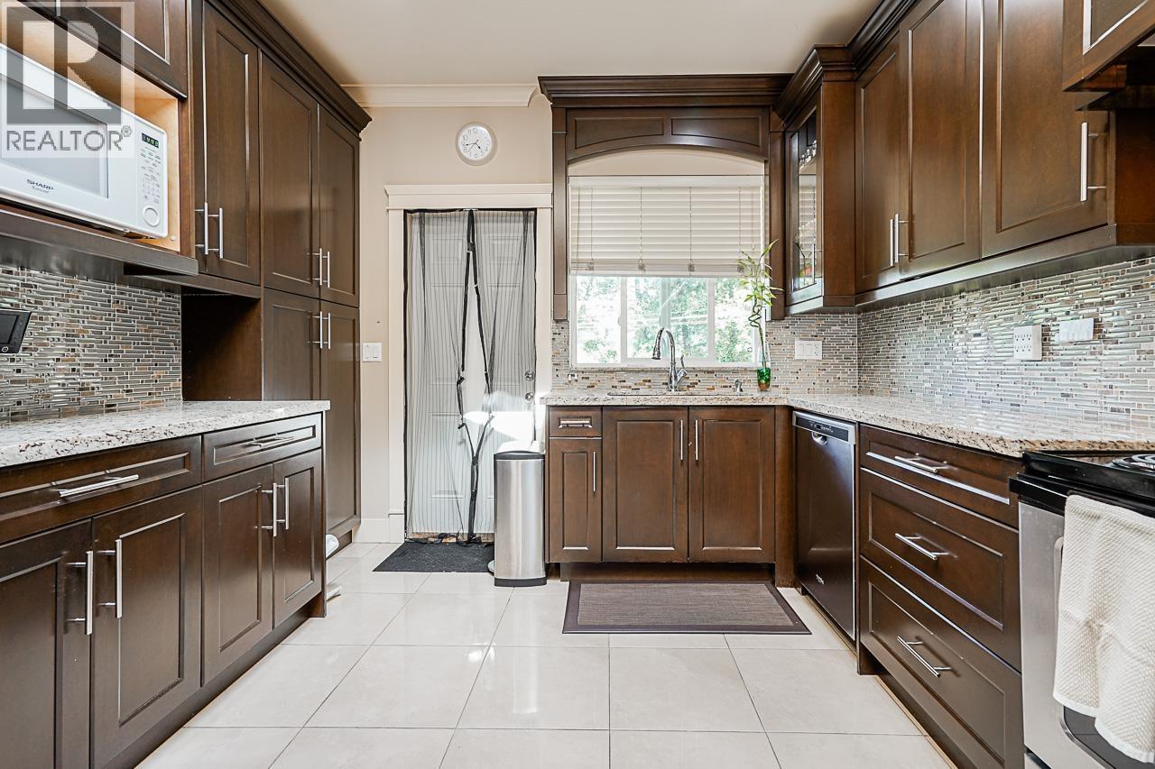 2708 Boundary Road Property Photo 8