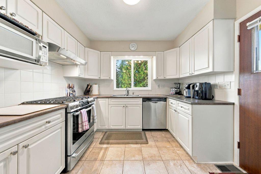 8973 112 Street Property Photo 8