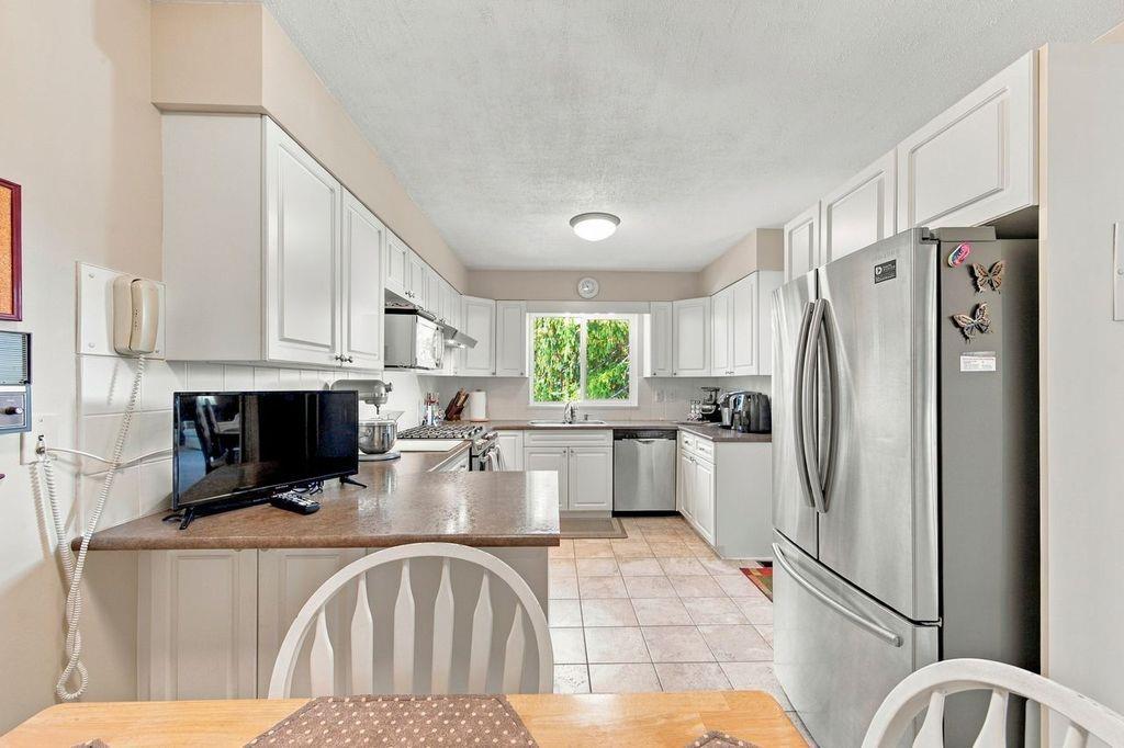 8973 112 Street Property Photo 9