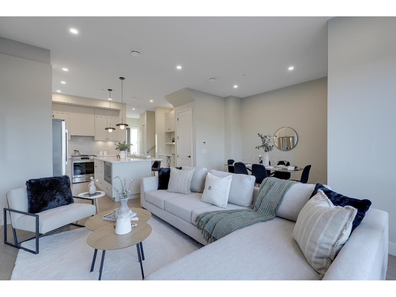 7746 196 Street Property Photo 3