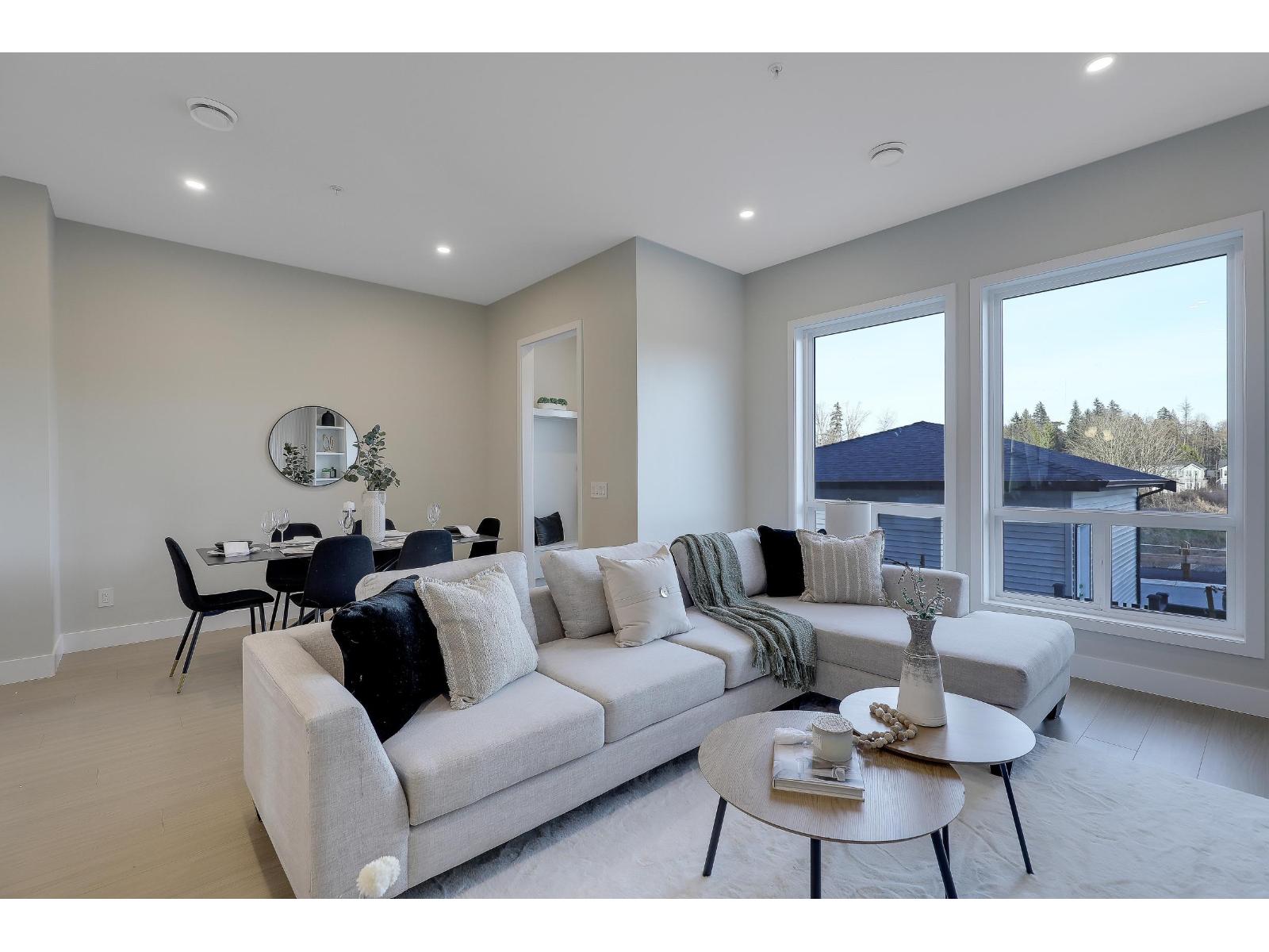 7746 196 Street Property Photo 13