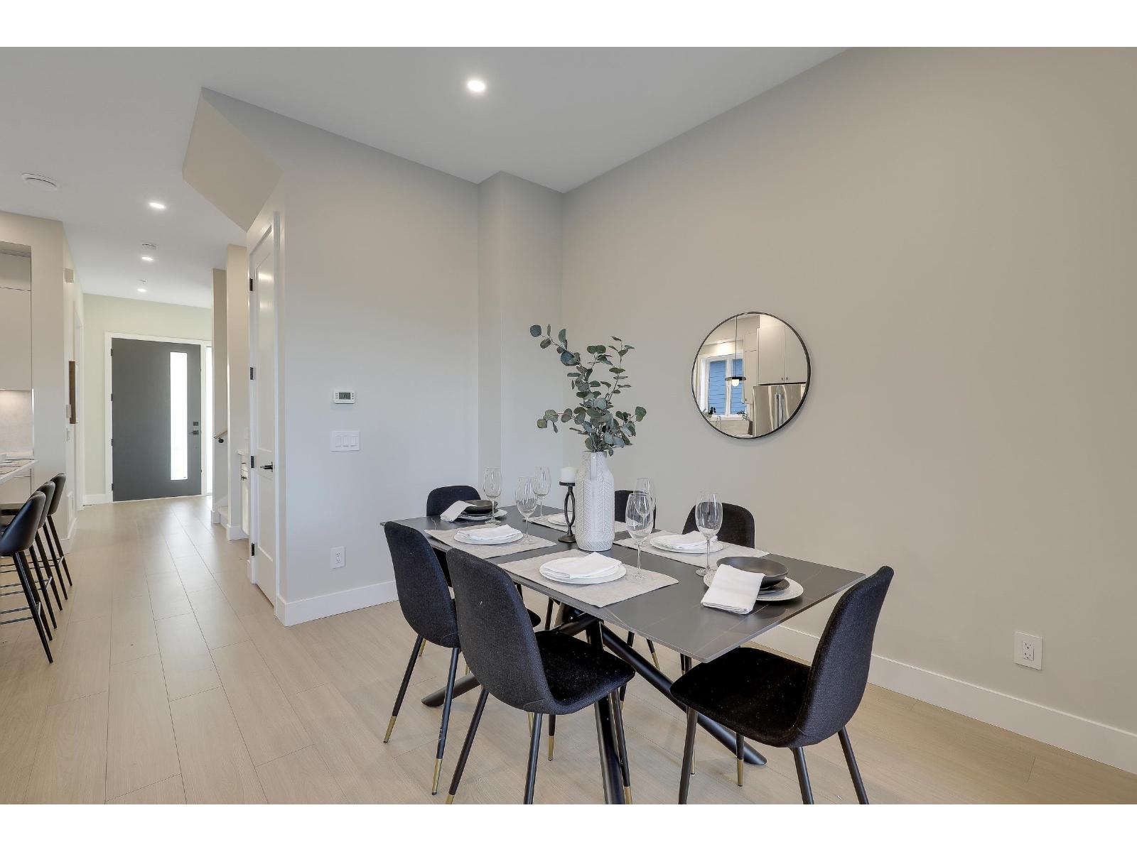 7746 196 Street Property Photo 14