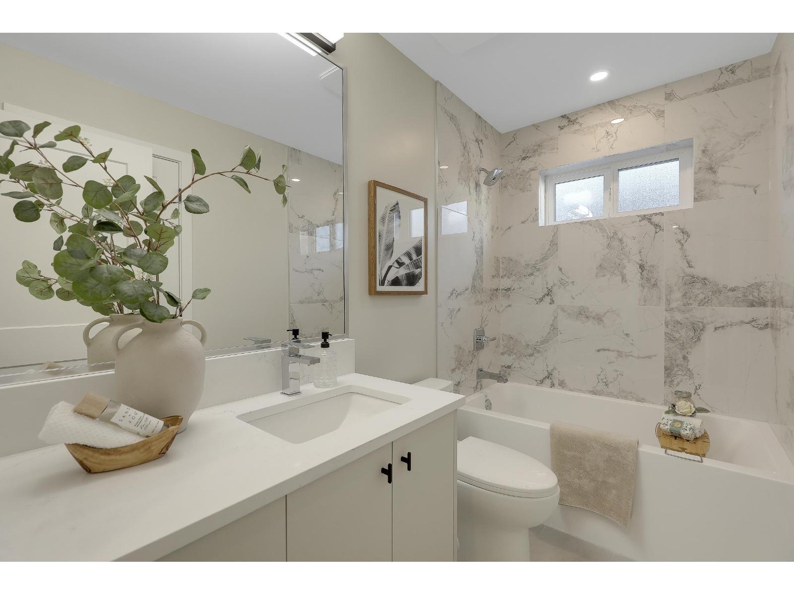 7746 196 Street Property Photo 26