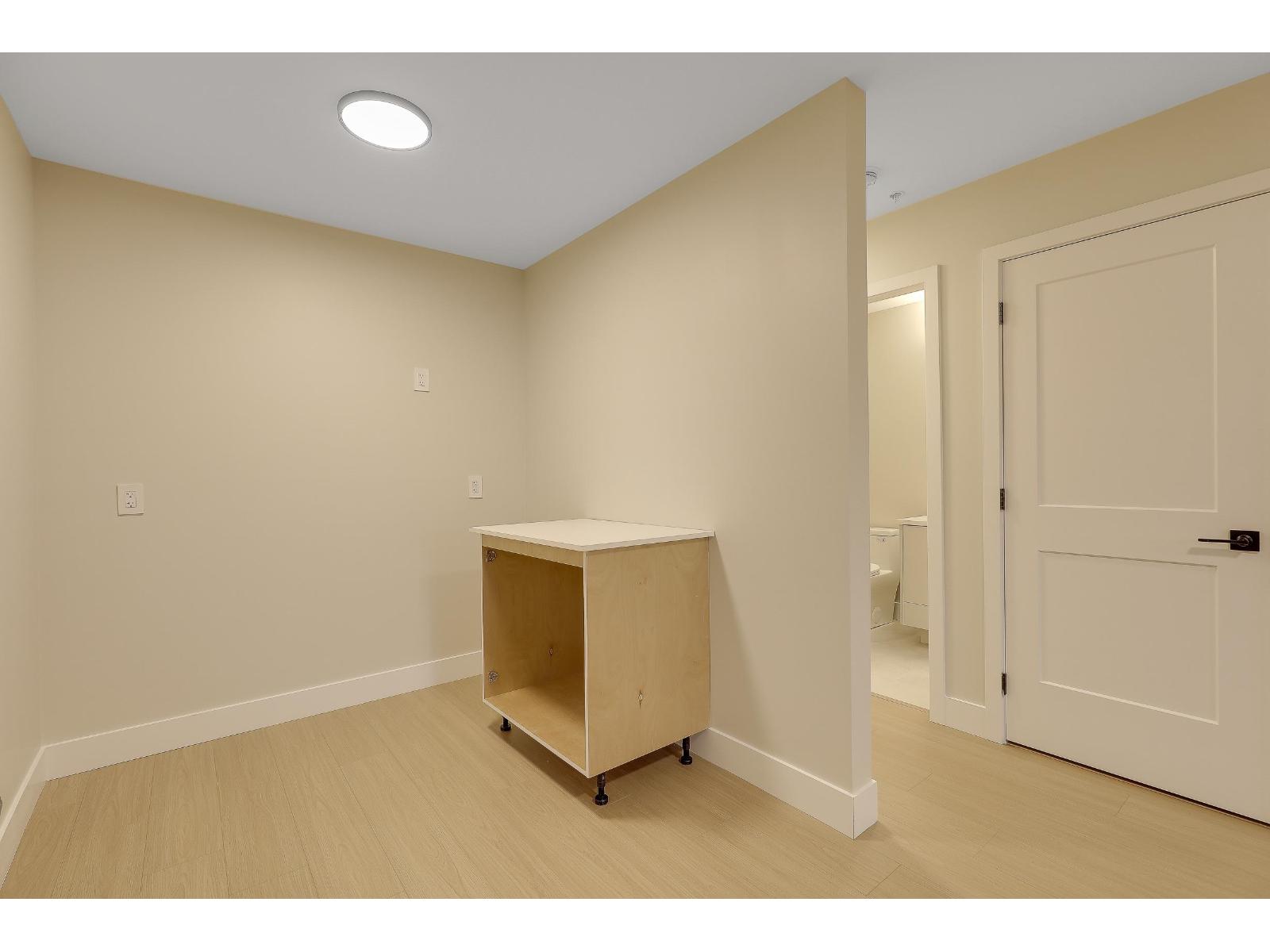7746 196 Street Property Photo 30