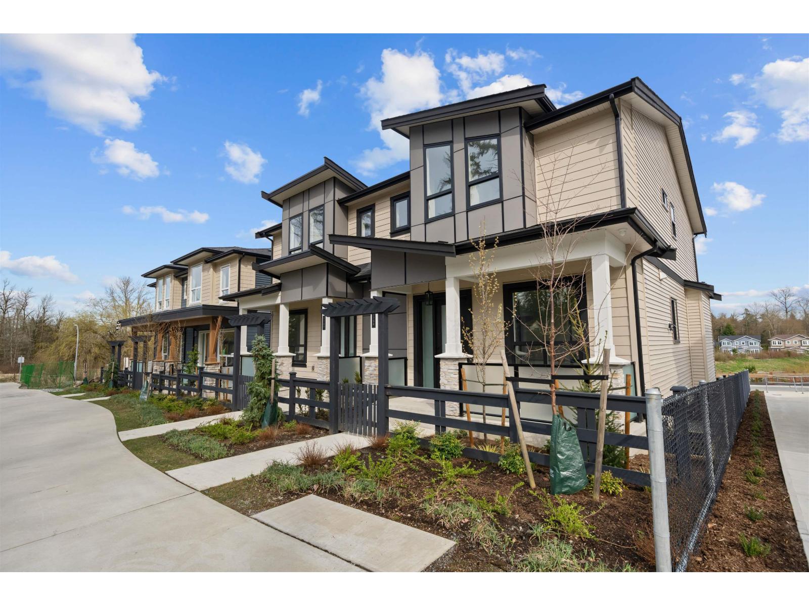 7746 196 Street Property Photo 36