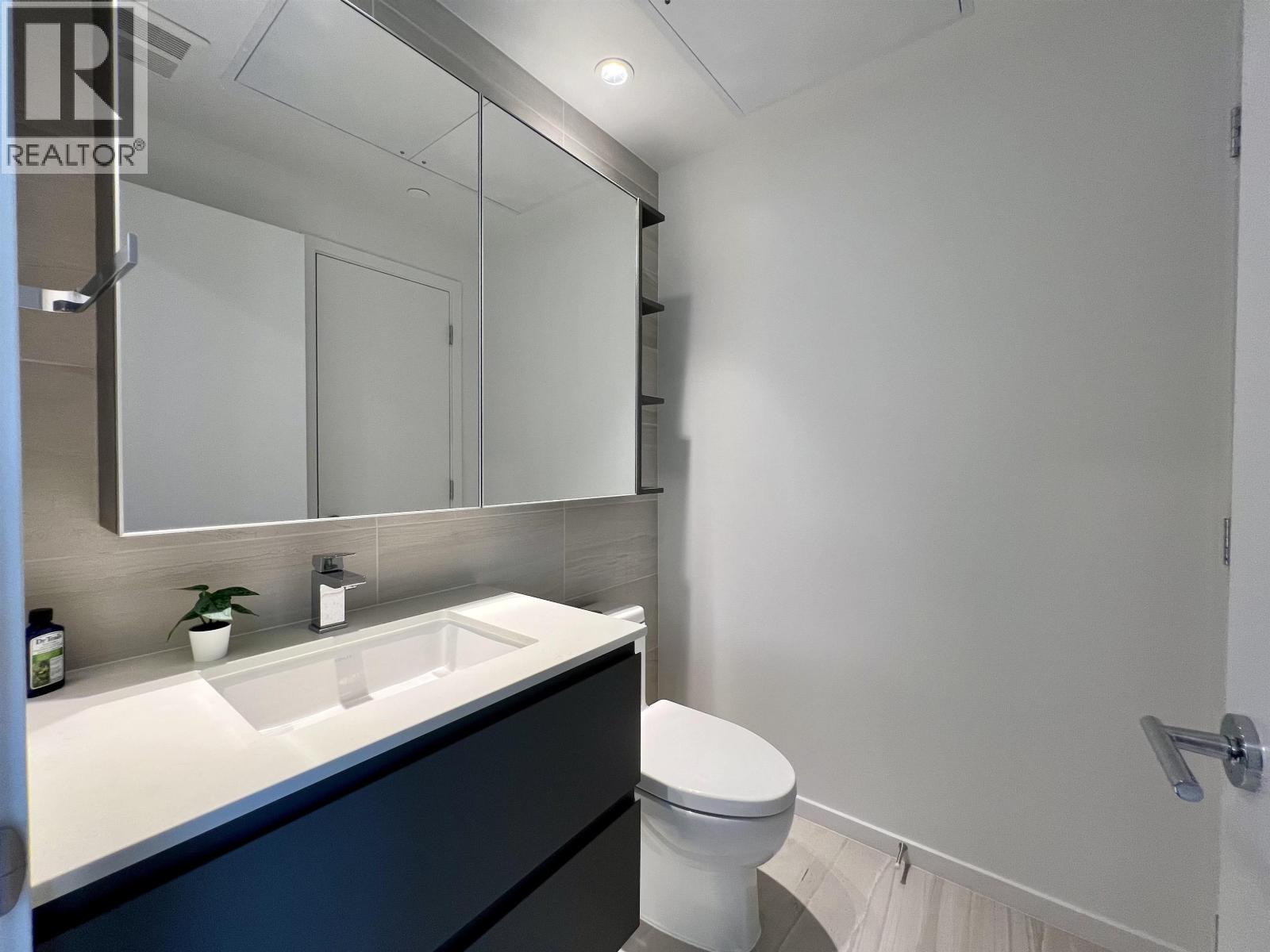 1310 6300 Minoru Boulevard Property Photo 10