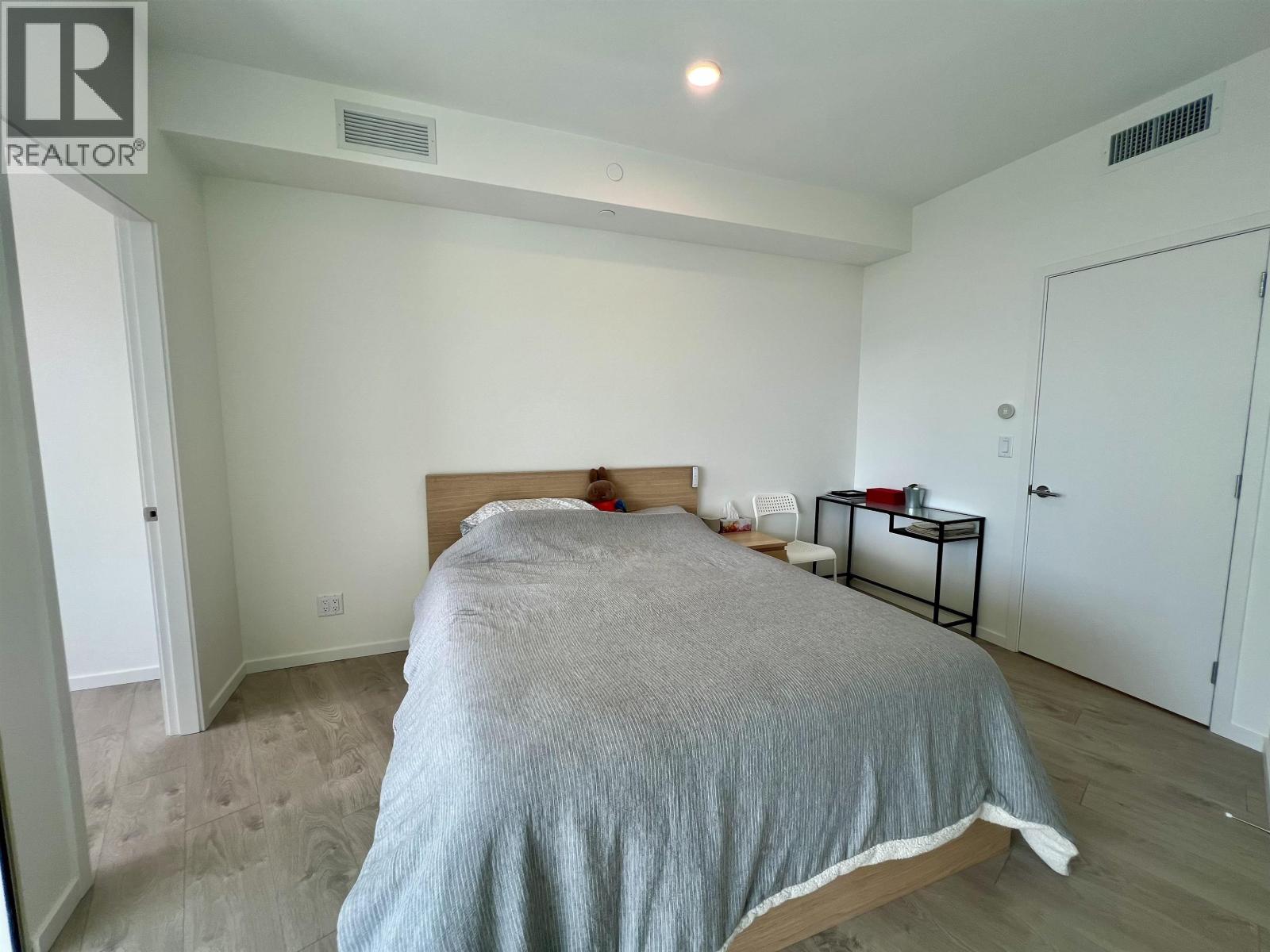 1310 6300 Minoru Boulevard Property Photo 17